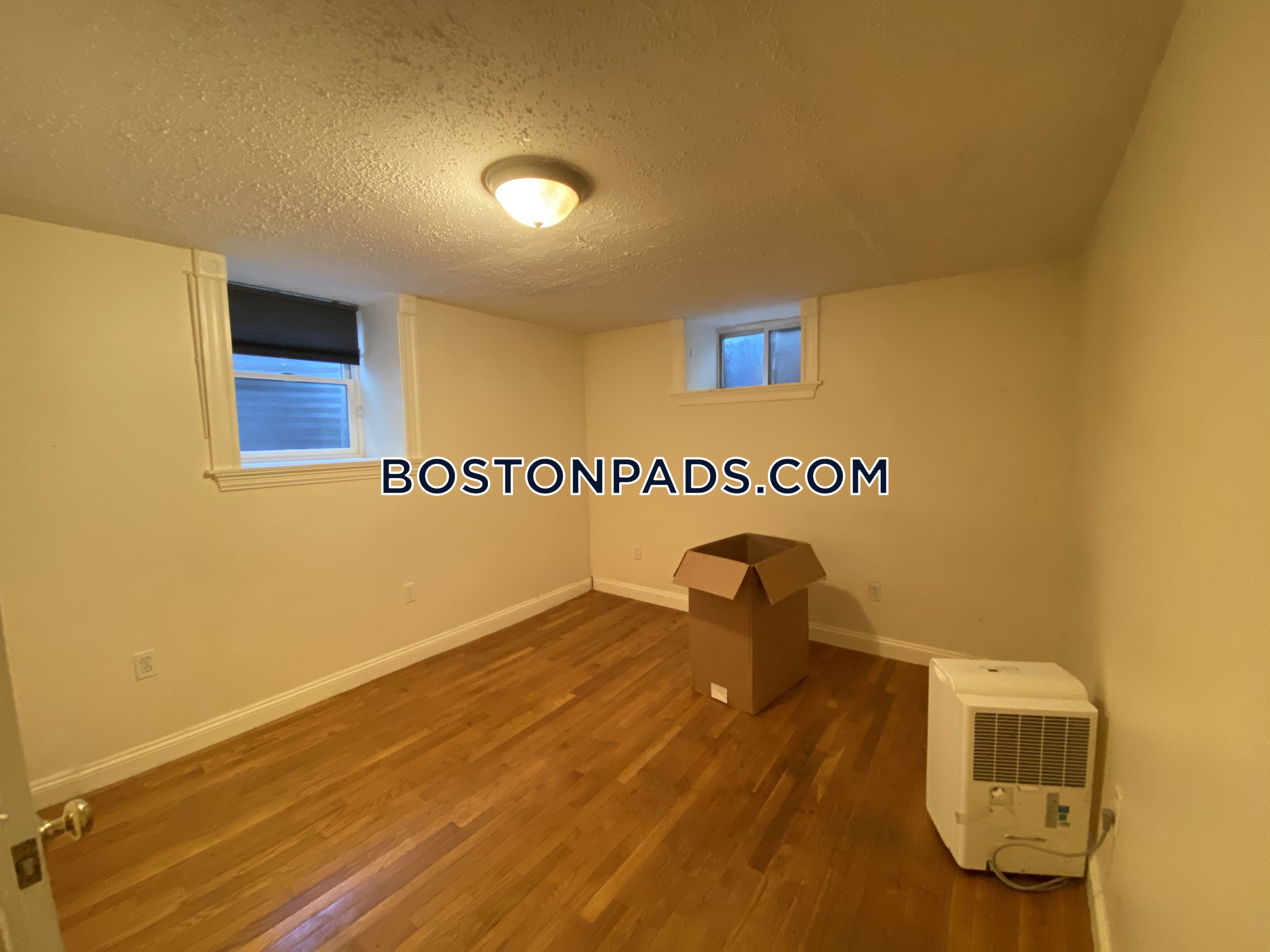 62 Ridgemont St, Allston