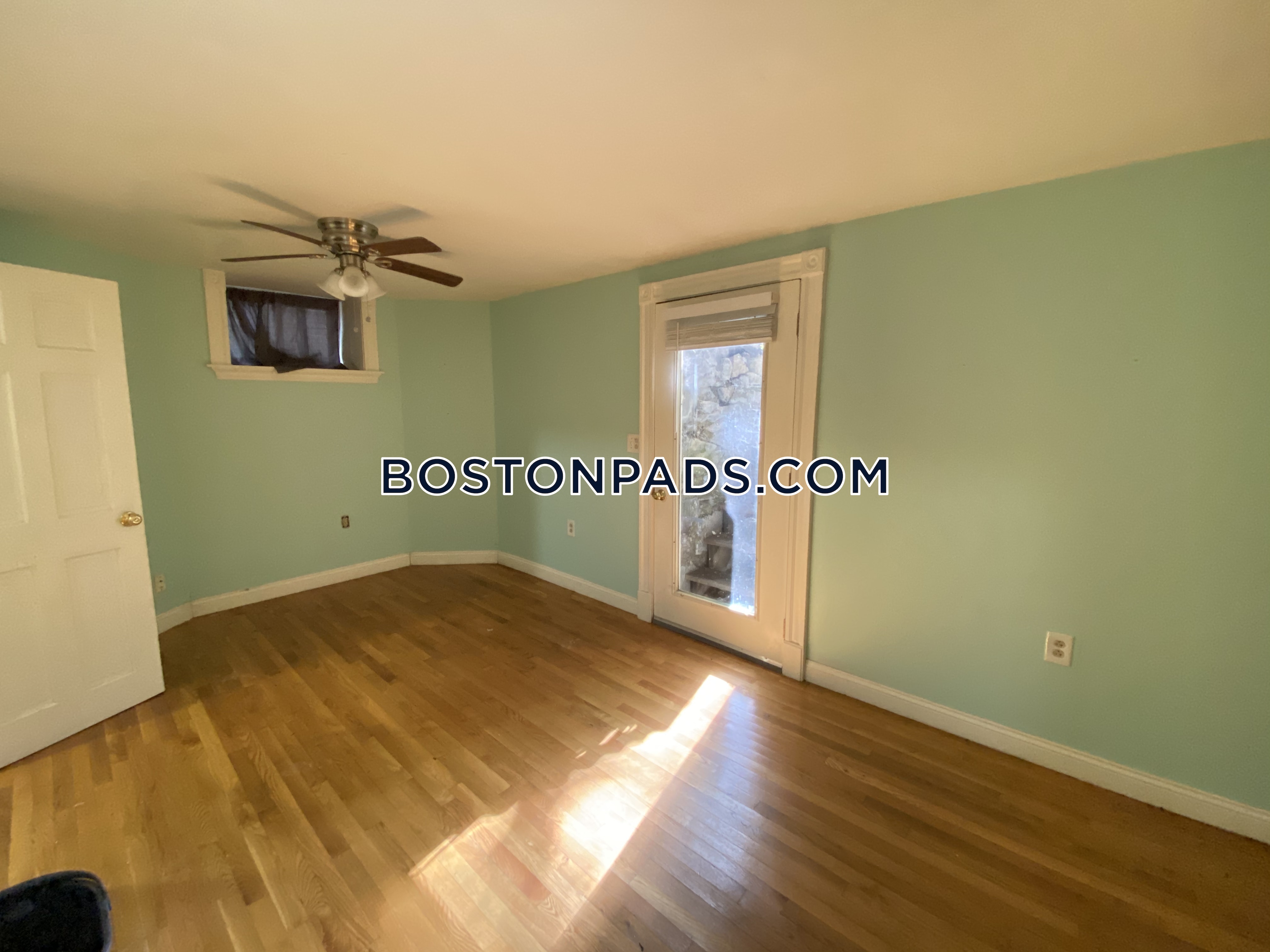 62 Ridgemont St, Allston