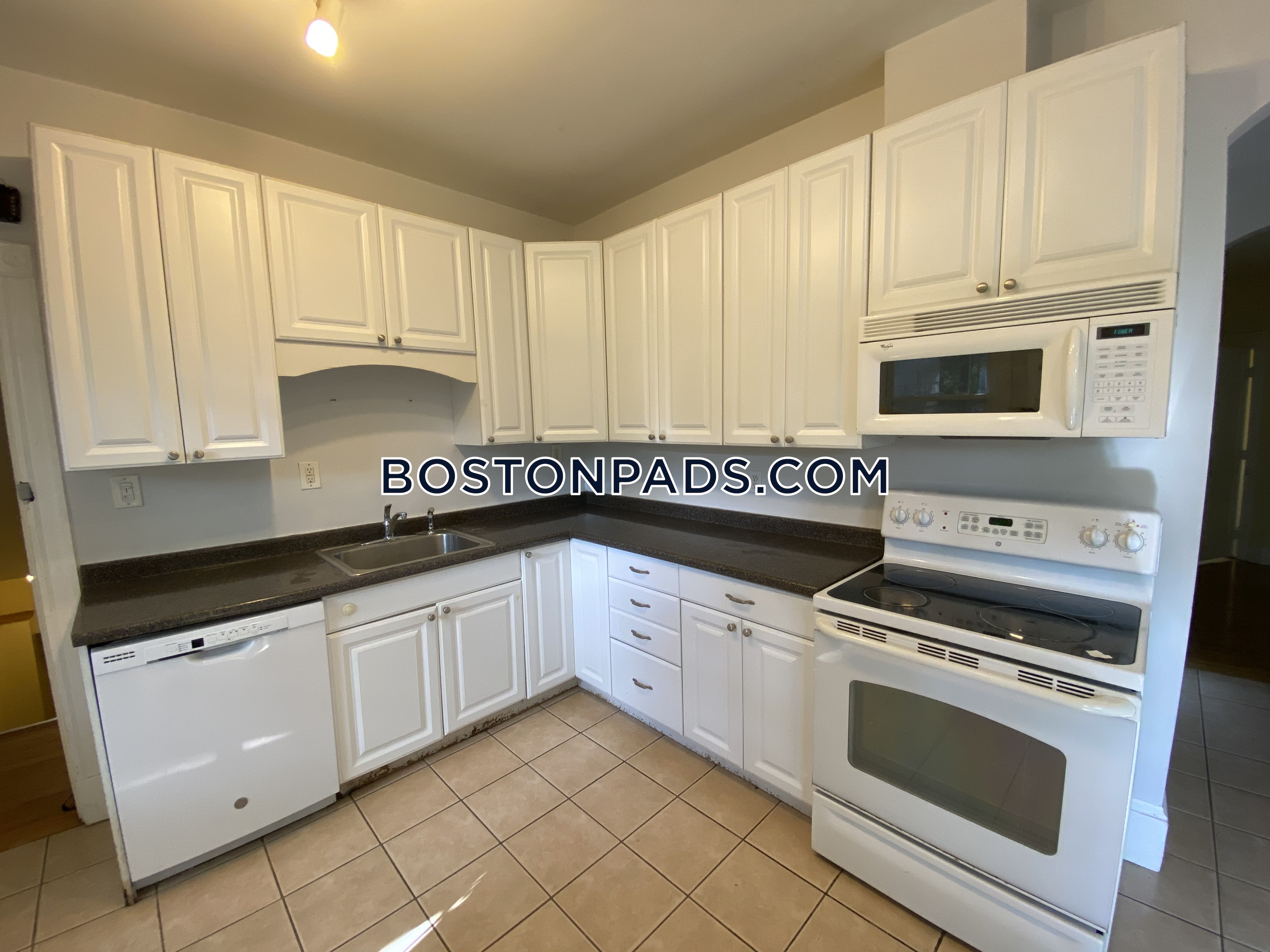 62 Ridgemont St, Allston