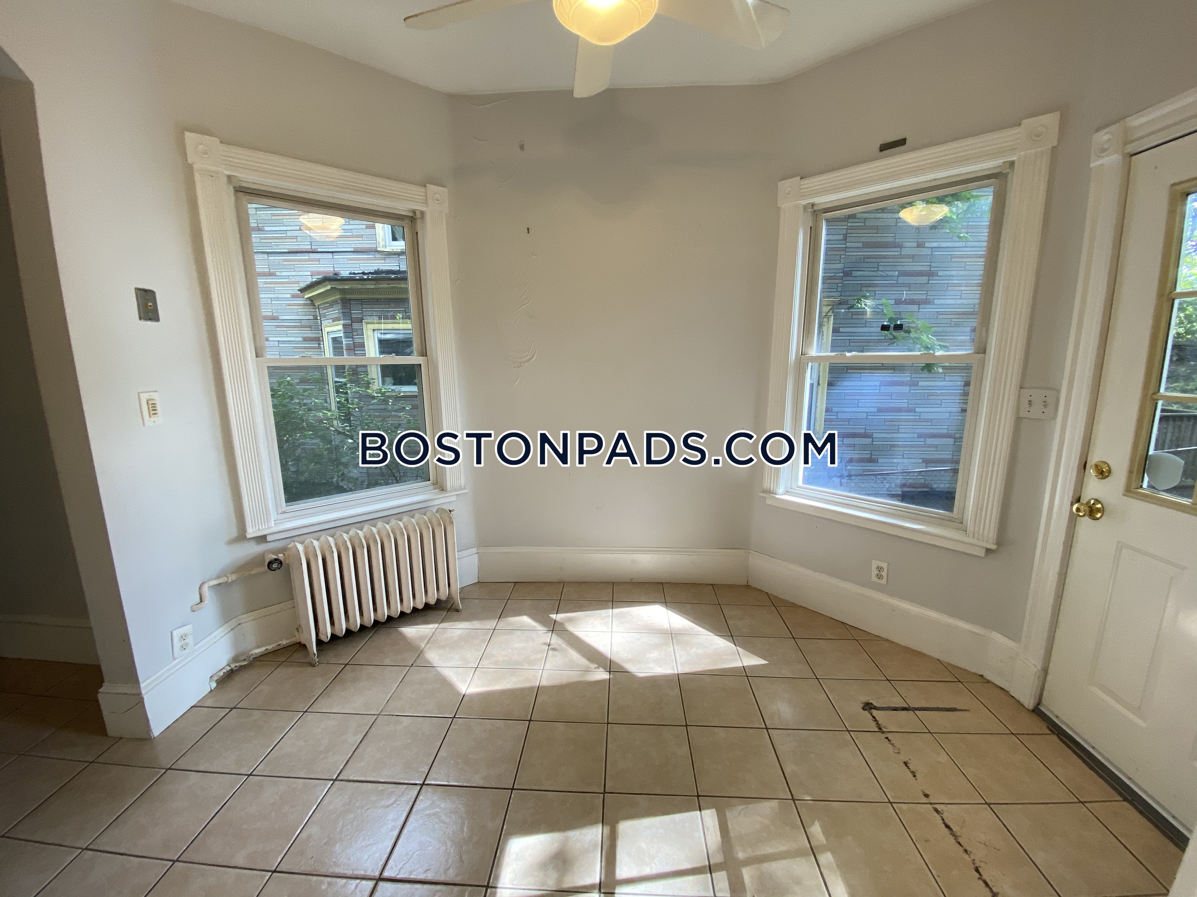 62 Ridgemont St, Allston