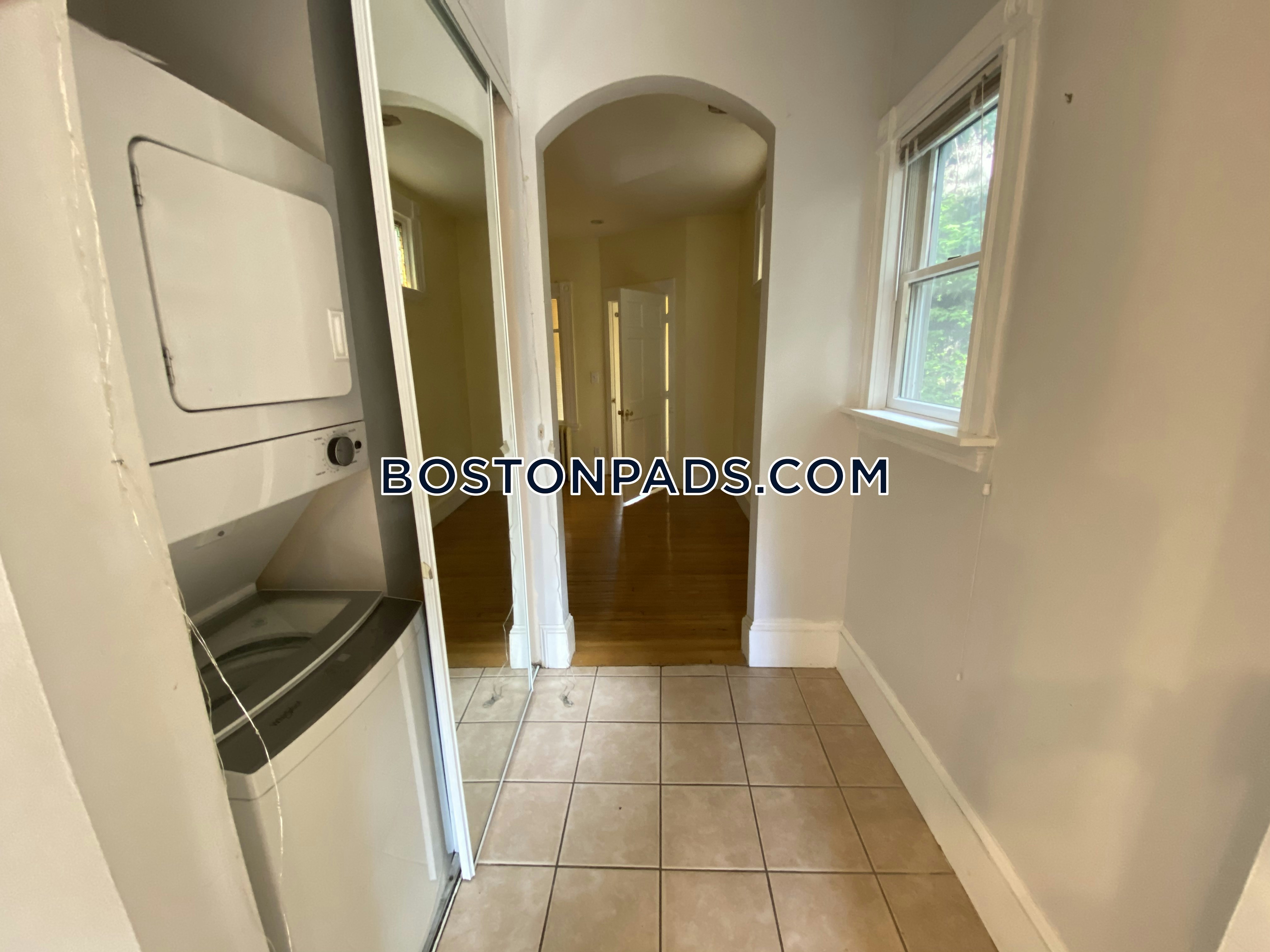 62 Ridgemont St, Allston