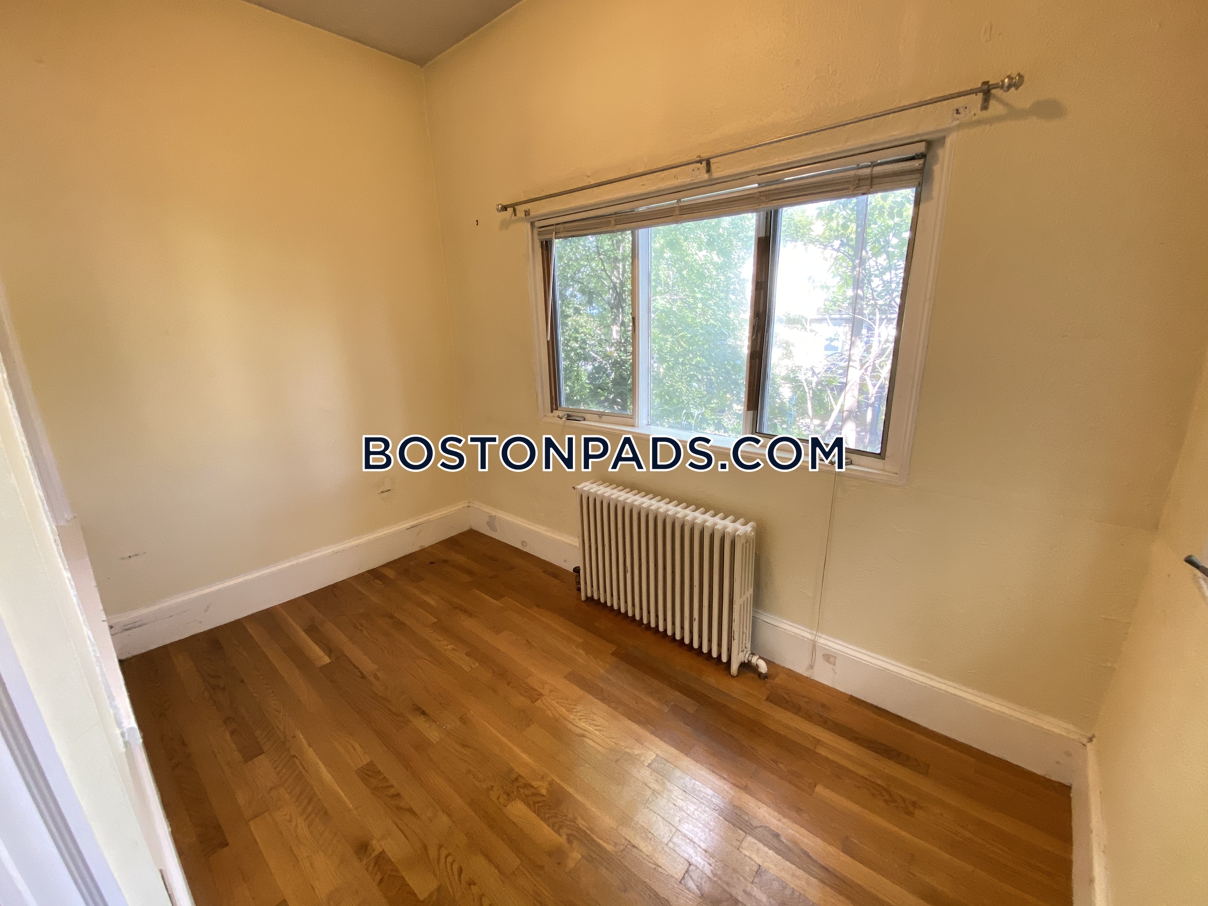 62 Ridgemont St, Allston