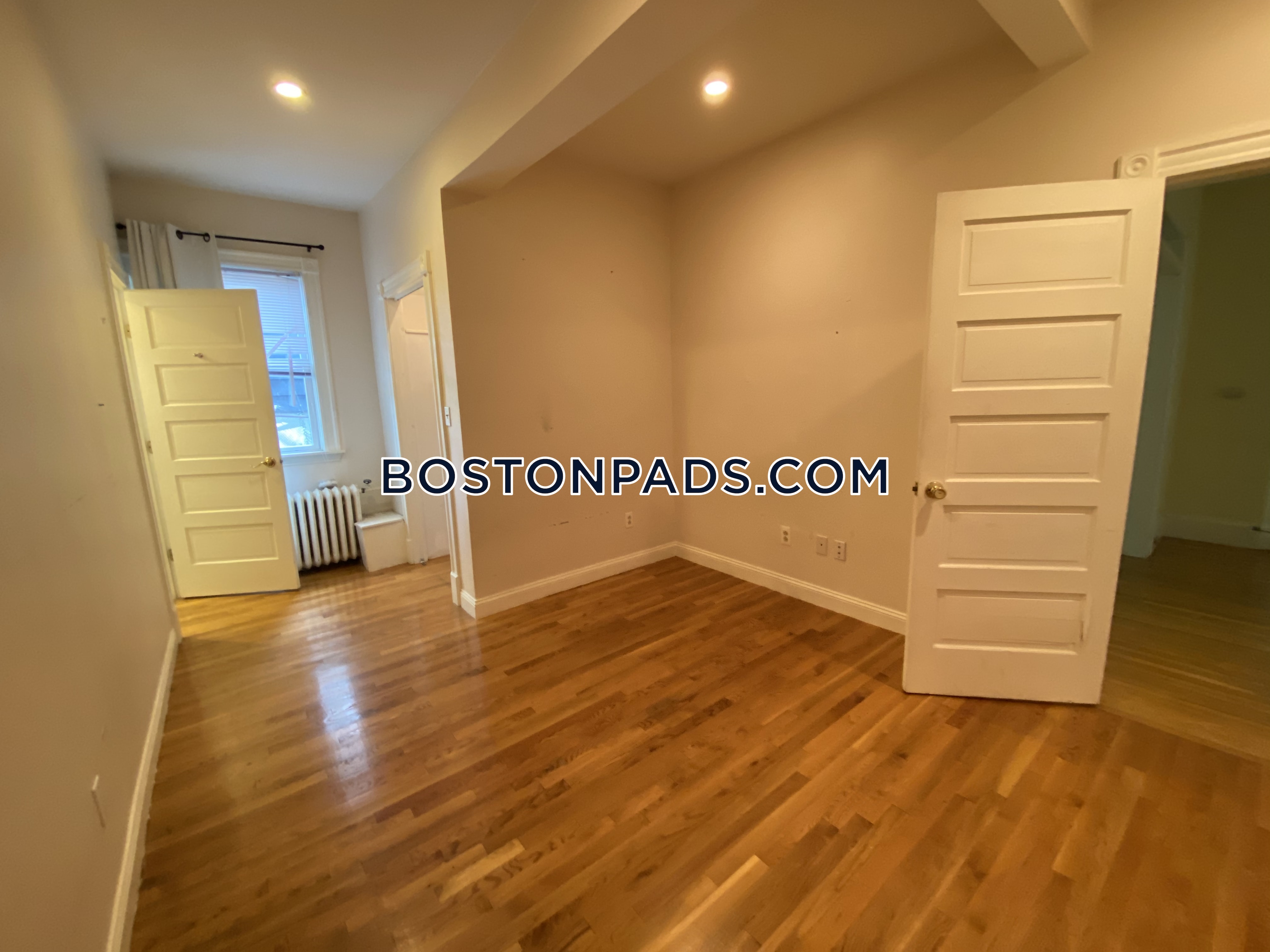 62 Ridgemont St, Allston