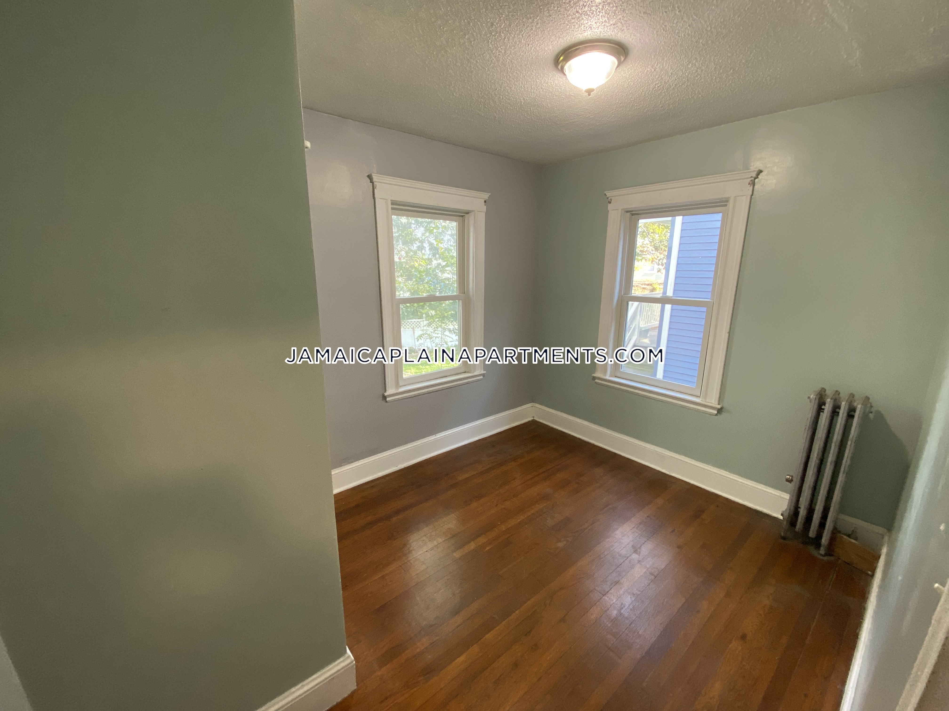 42 Day St, Jamaica Plain