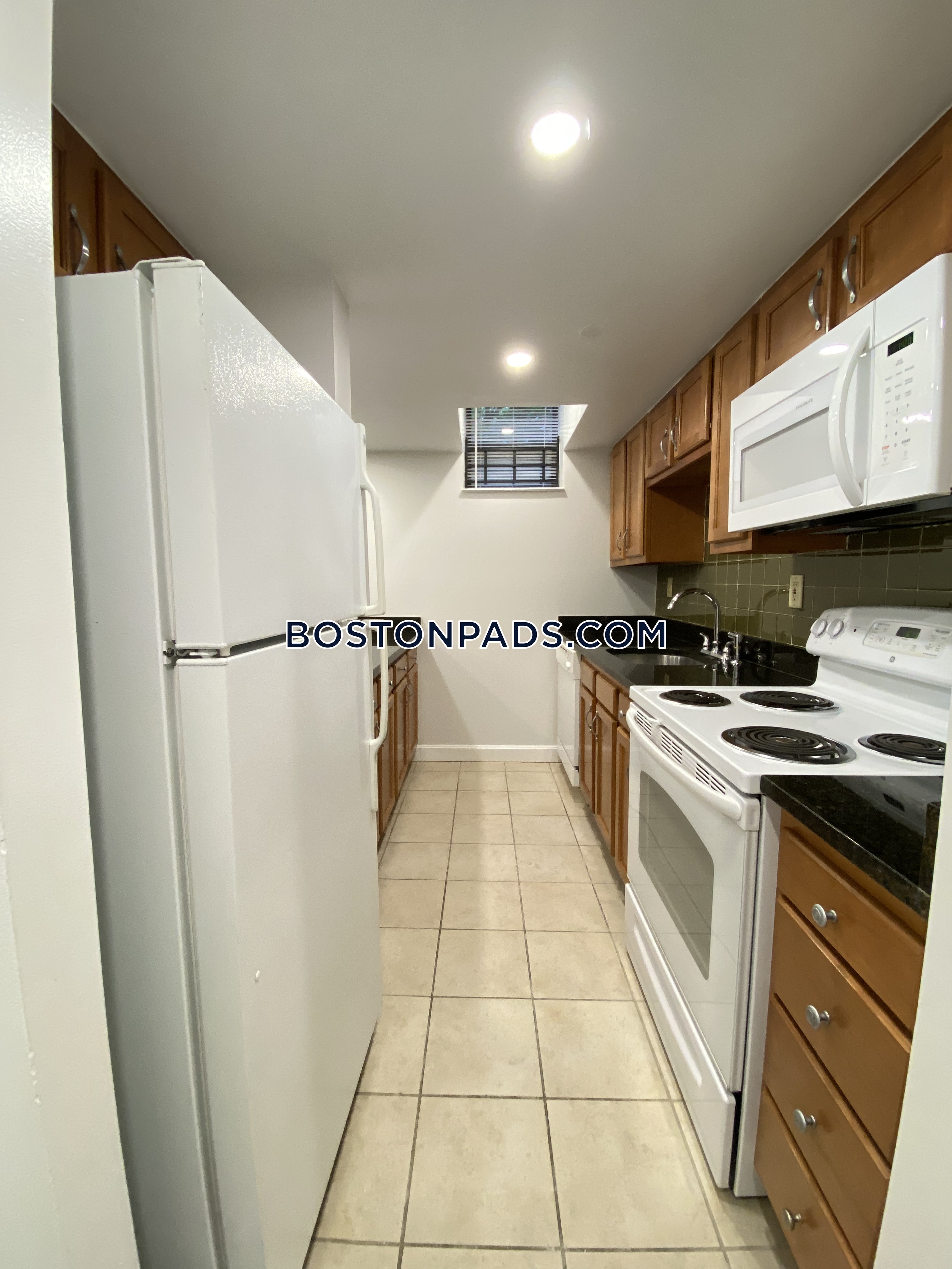 104 Queensberry St, Fenway