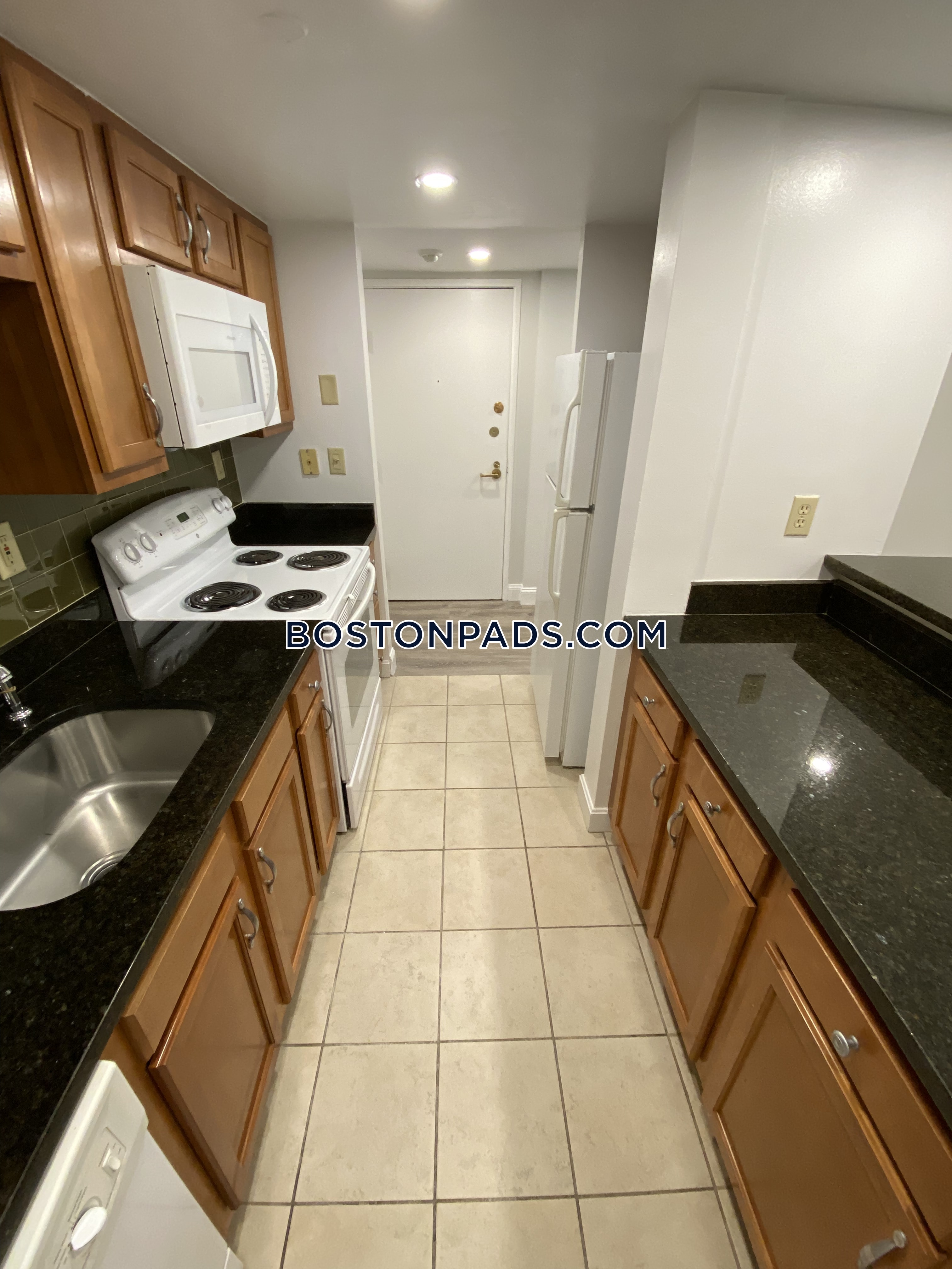 104 Queensberry St, Fenway