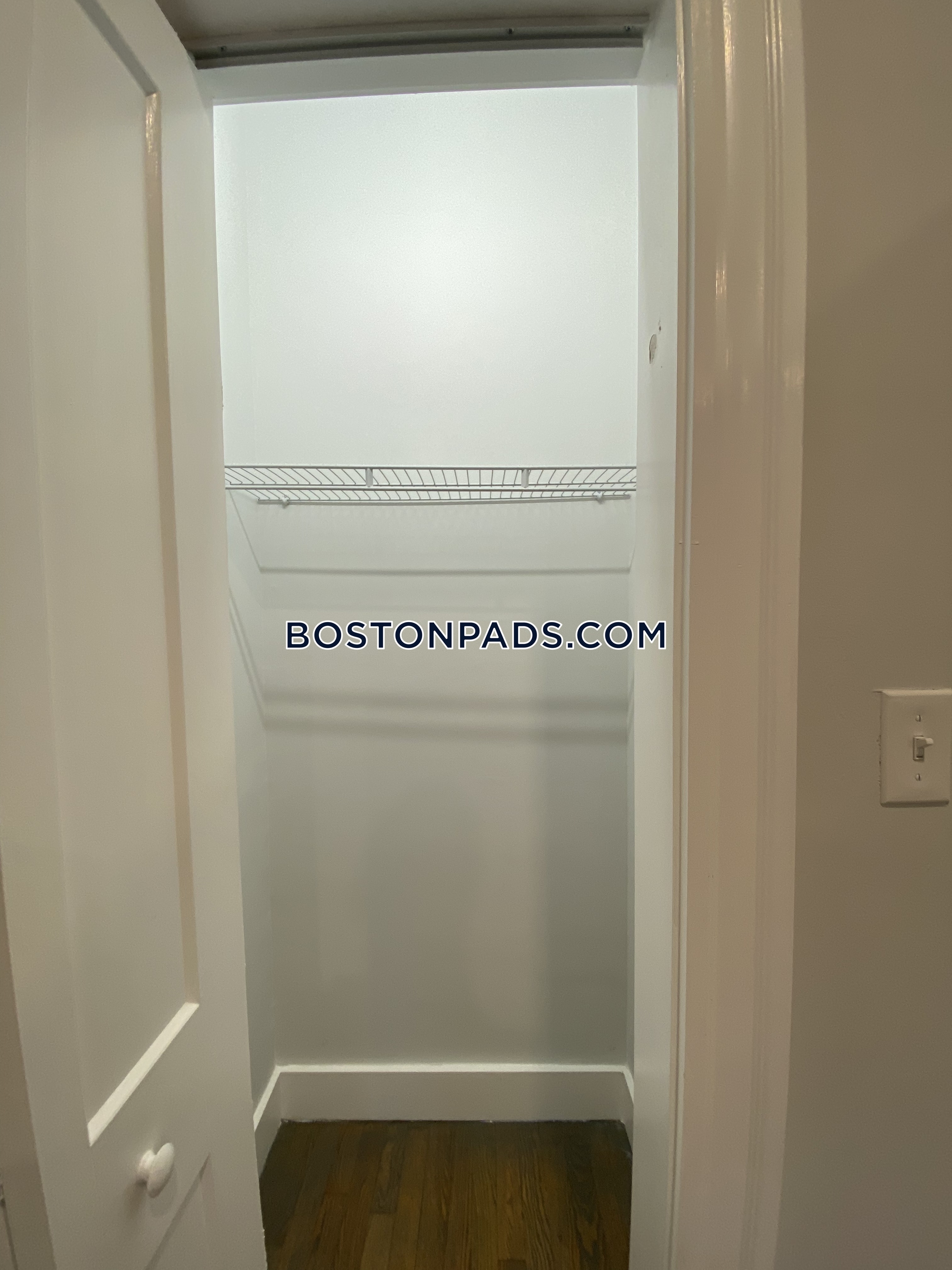 32 Queensberry St, Fenway