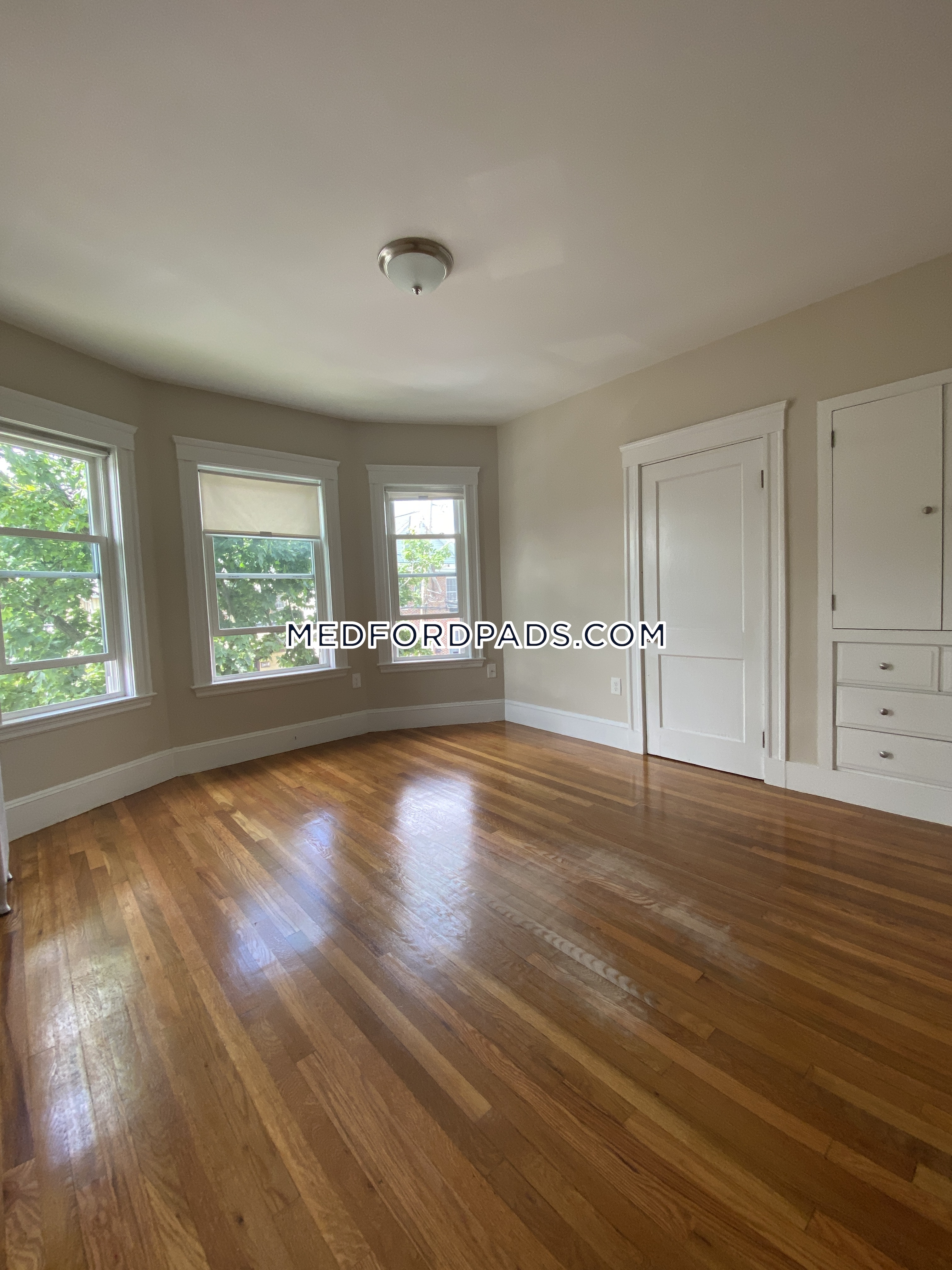 23 Berwick Rd, Tufts University