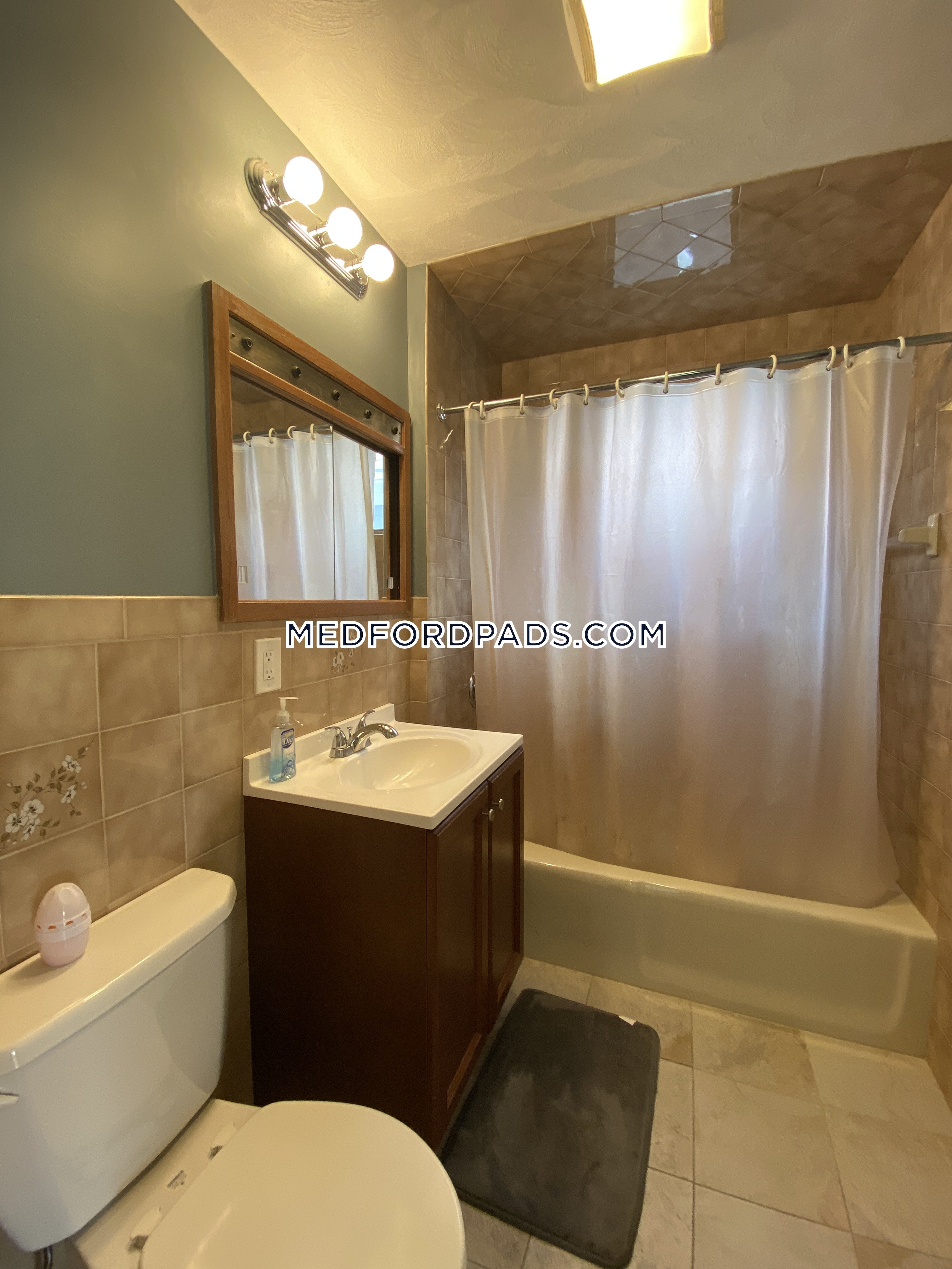 23 Berwick Rd, Tufts University