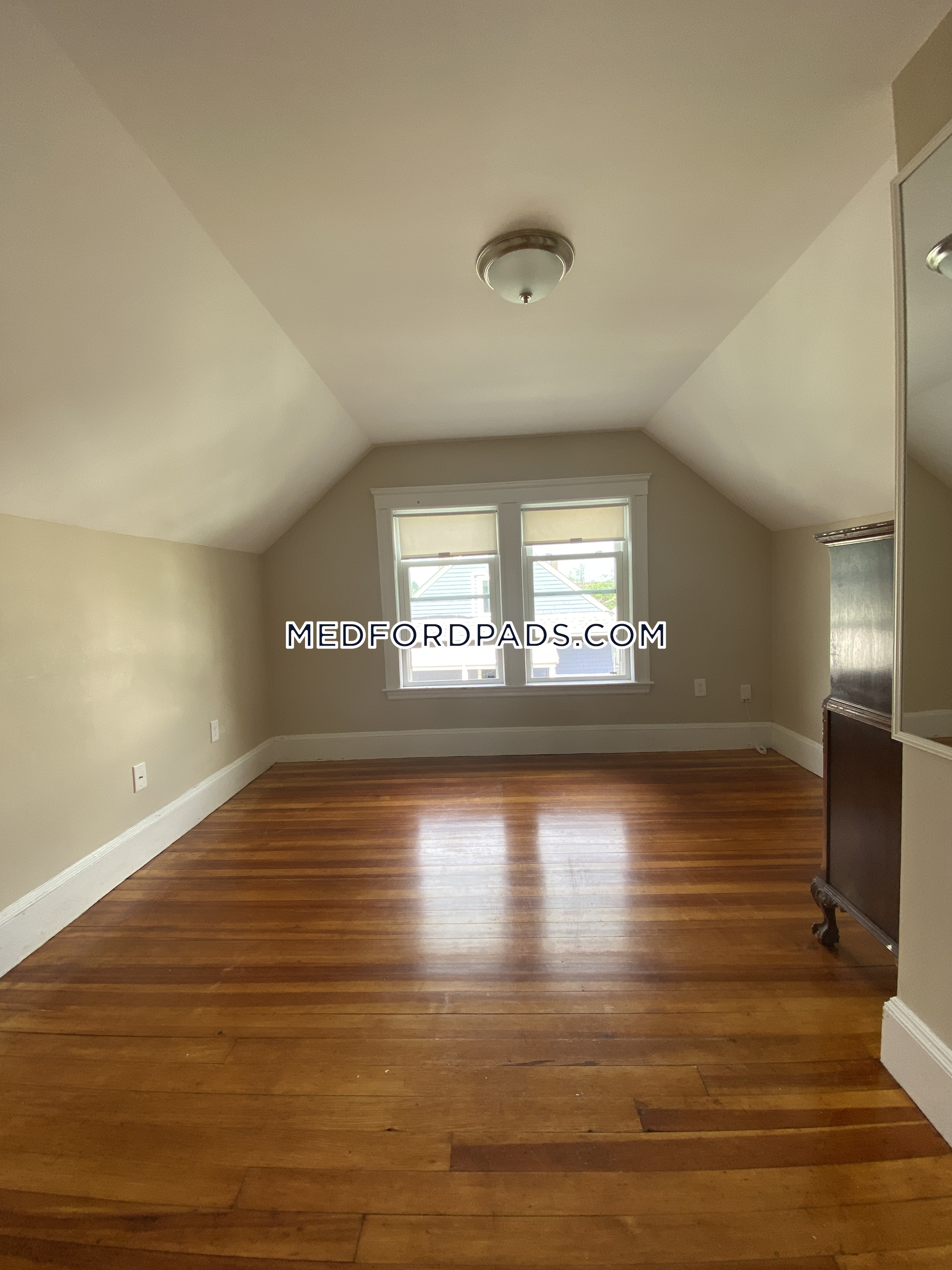 23 Berwick Rd, Tufts University