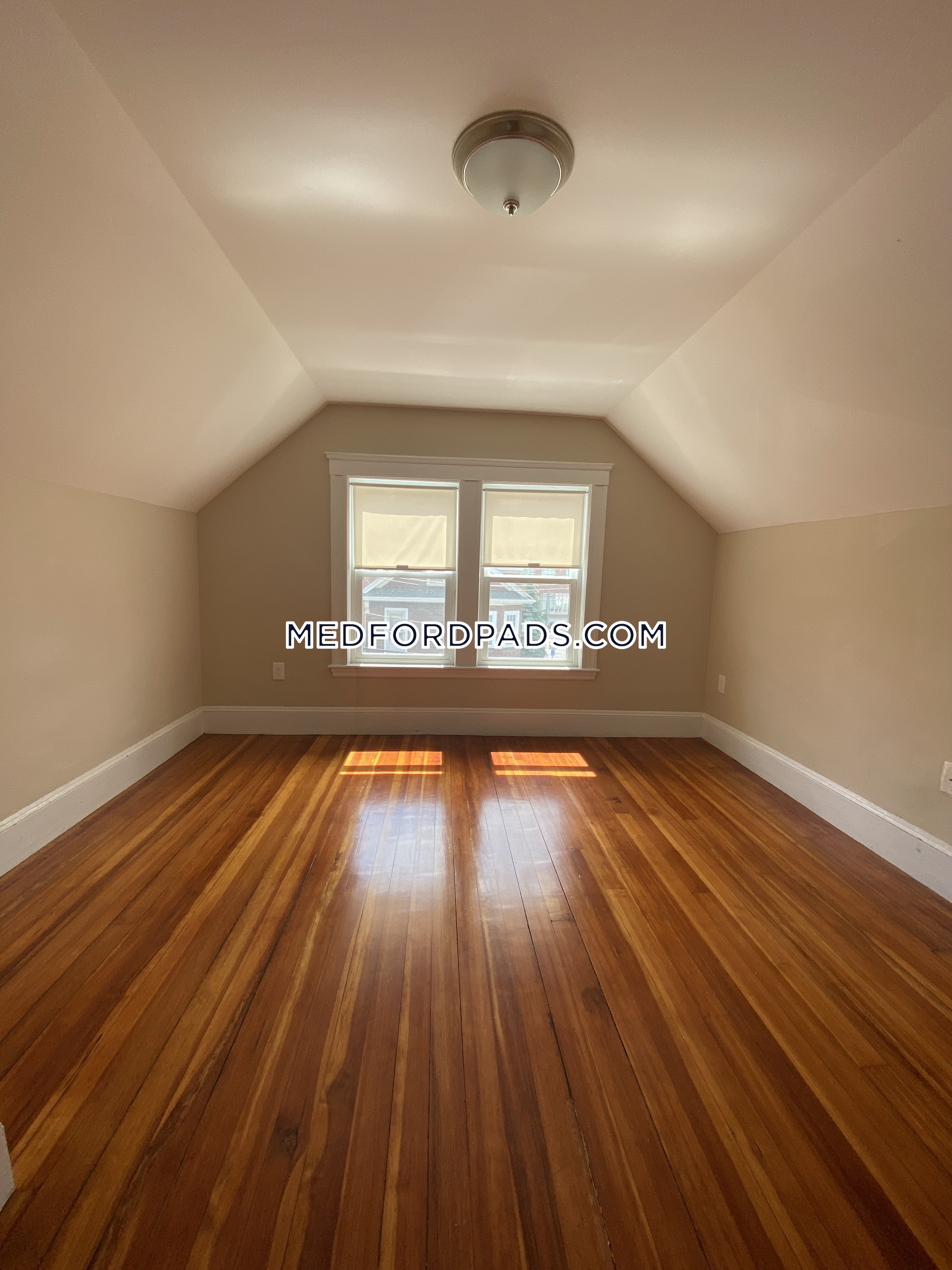 23 Berwick Rd, Tufts University