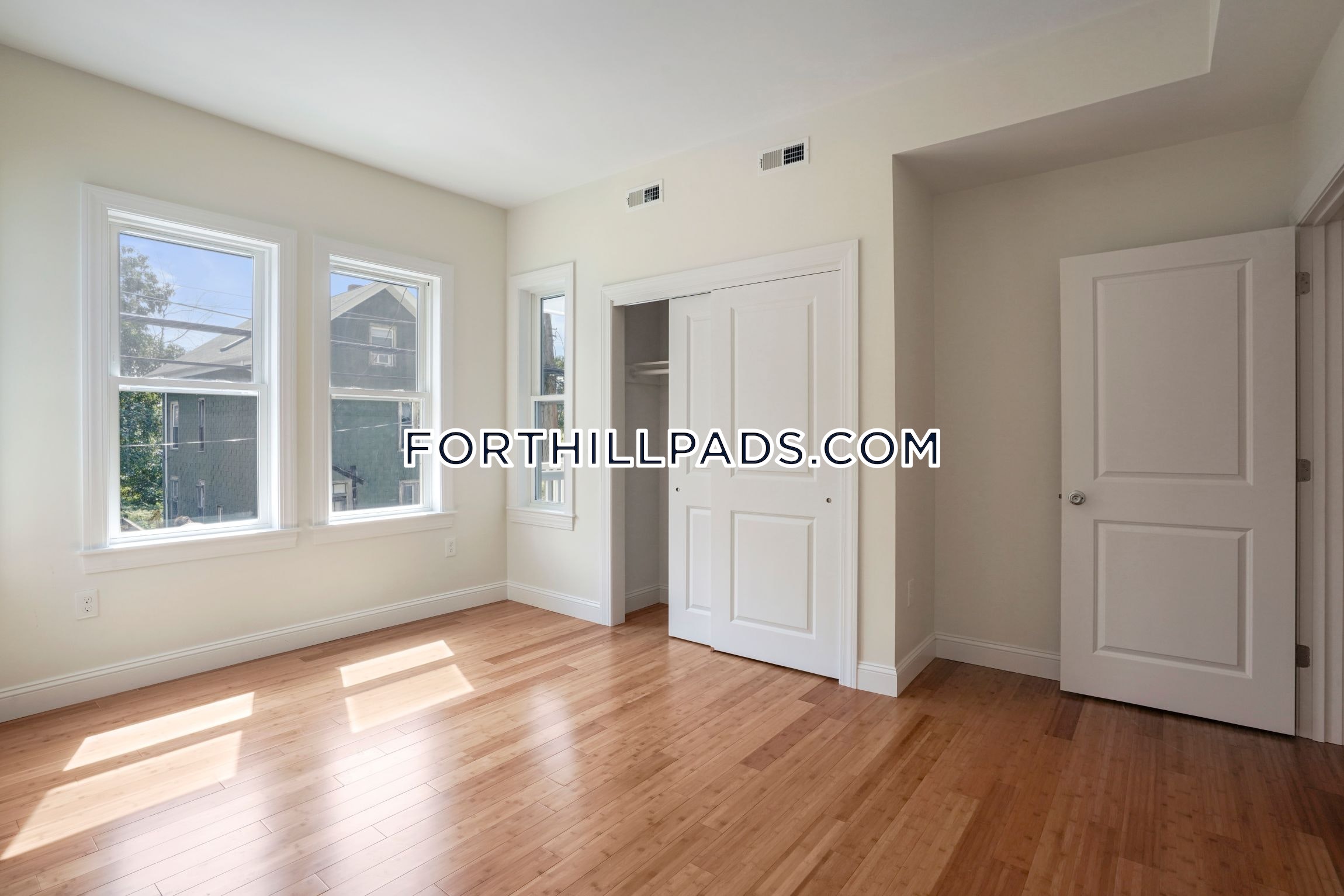 137 Thornton St, Roxbury