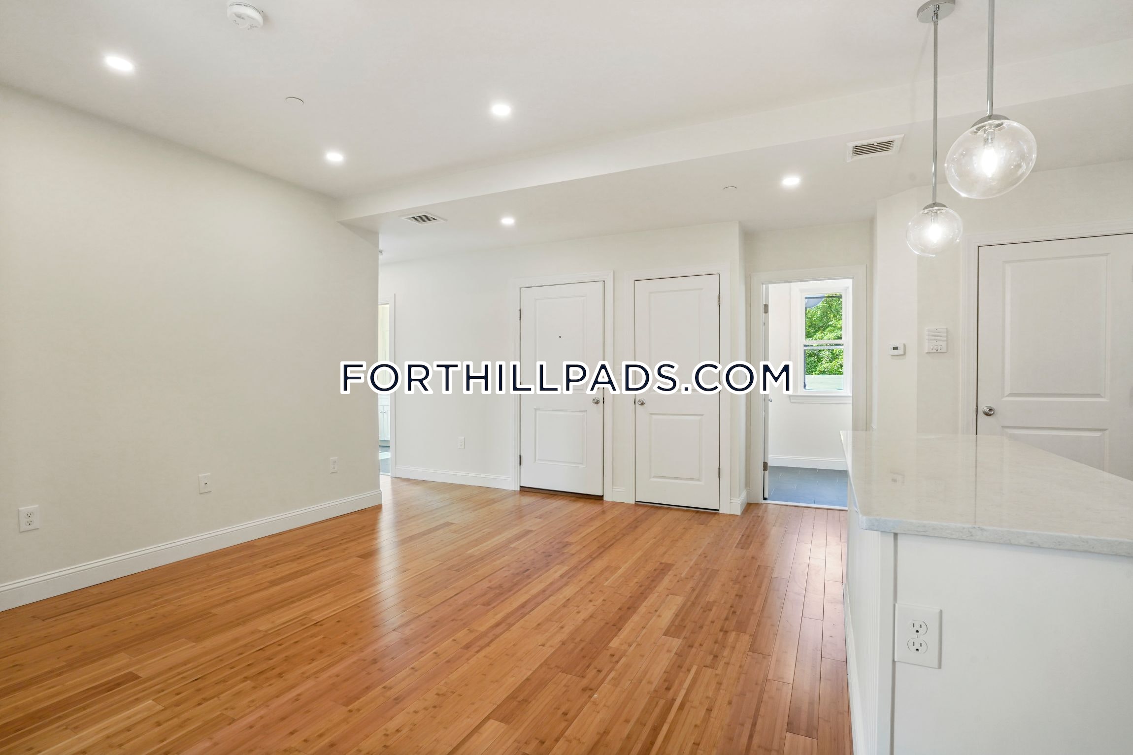 137 Thornton St, Roxbury