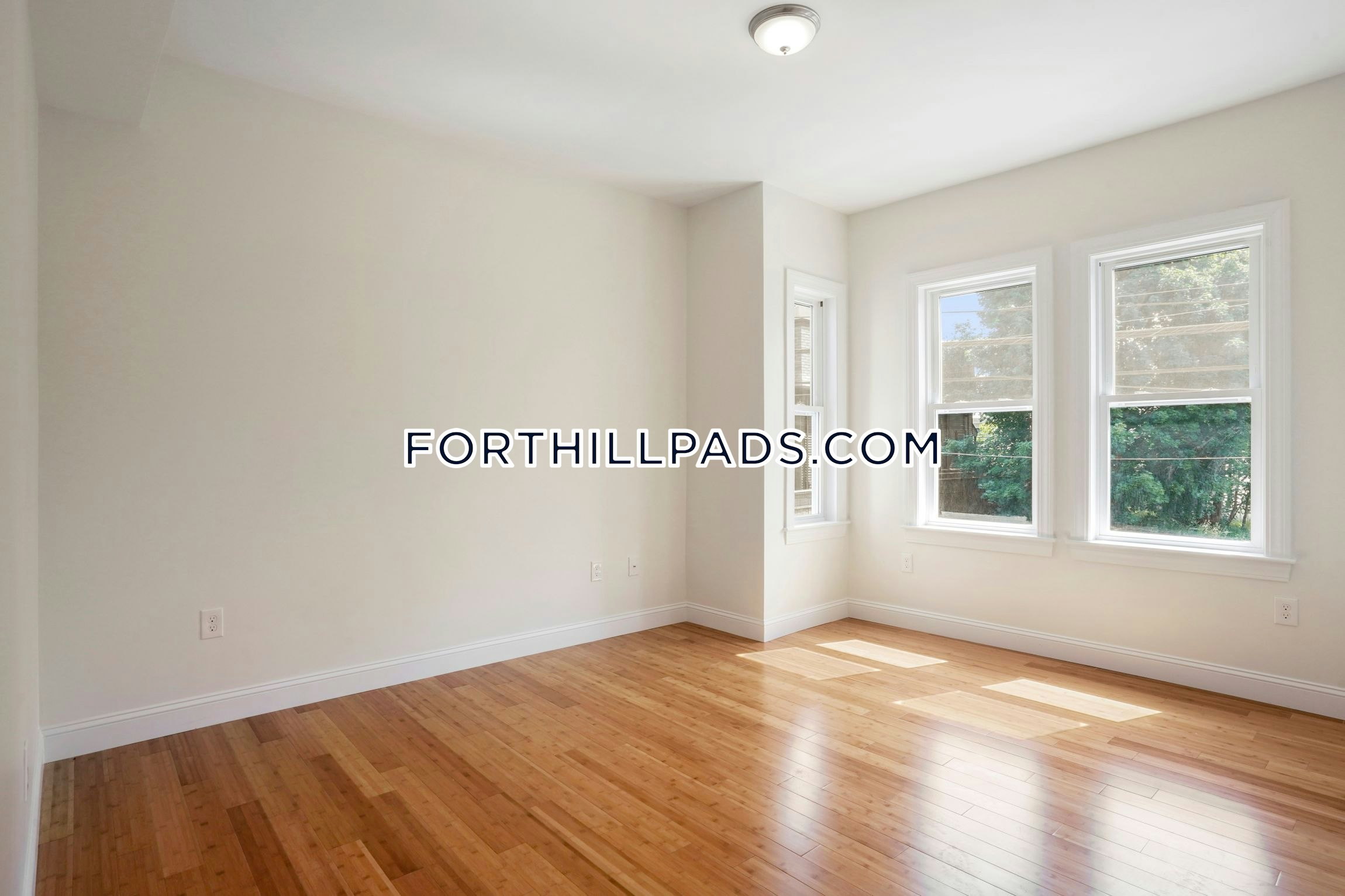 137 Thornton St, Roxbury