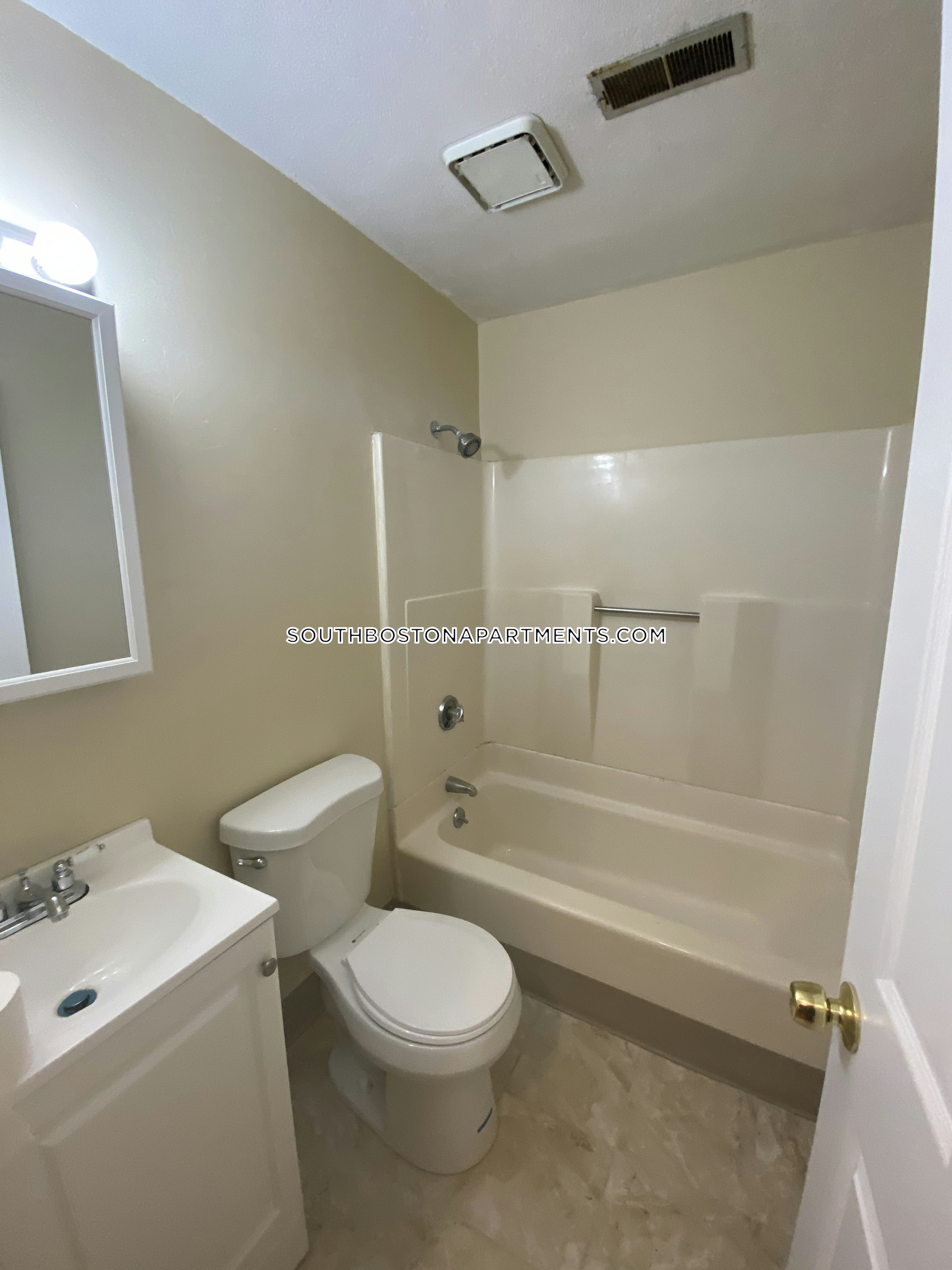 385 Dorchester St, South Boston