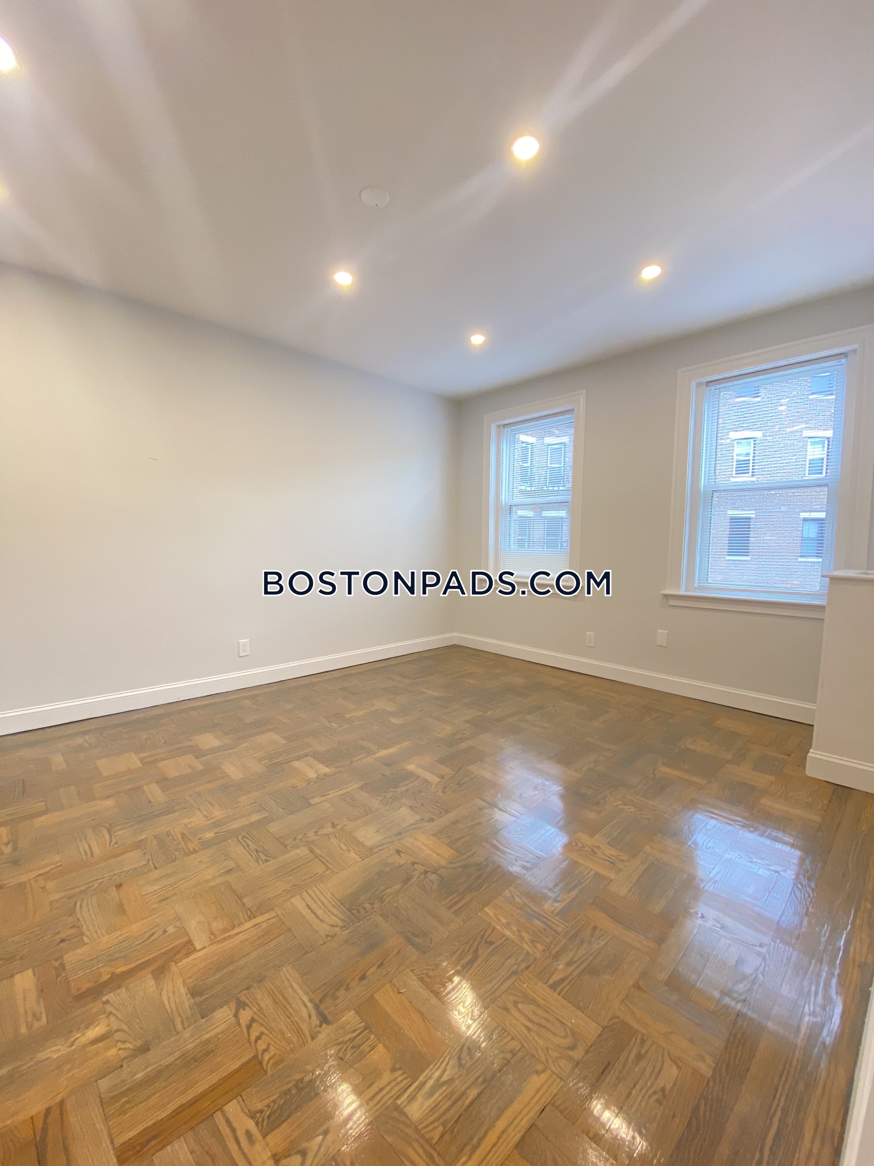 20 Queensberry St, Fenway