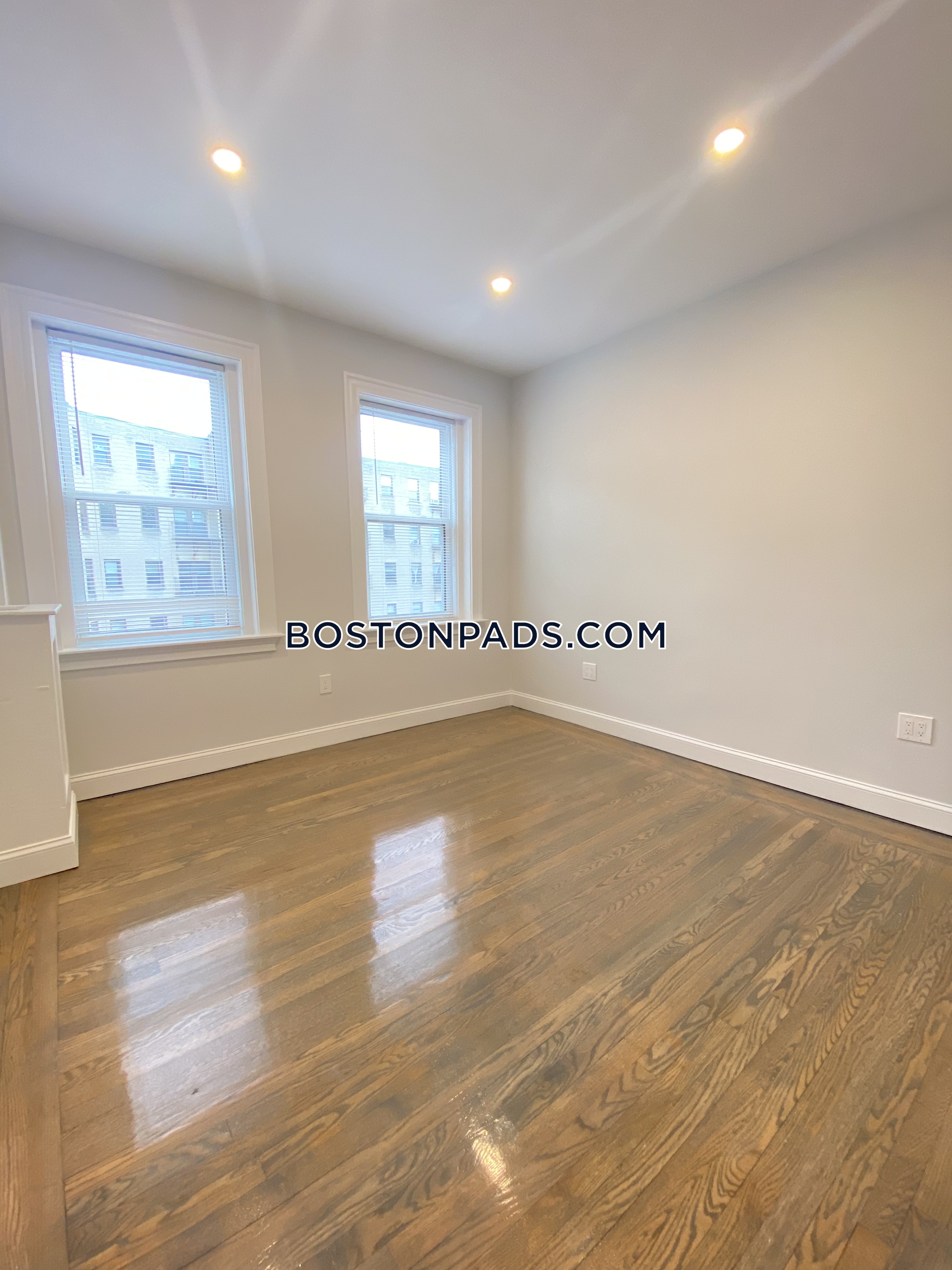 20 Queensberry St, Fenway