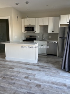 1457 Tremont St, Mission Hill