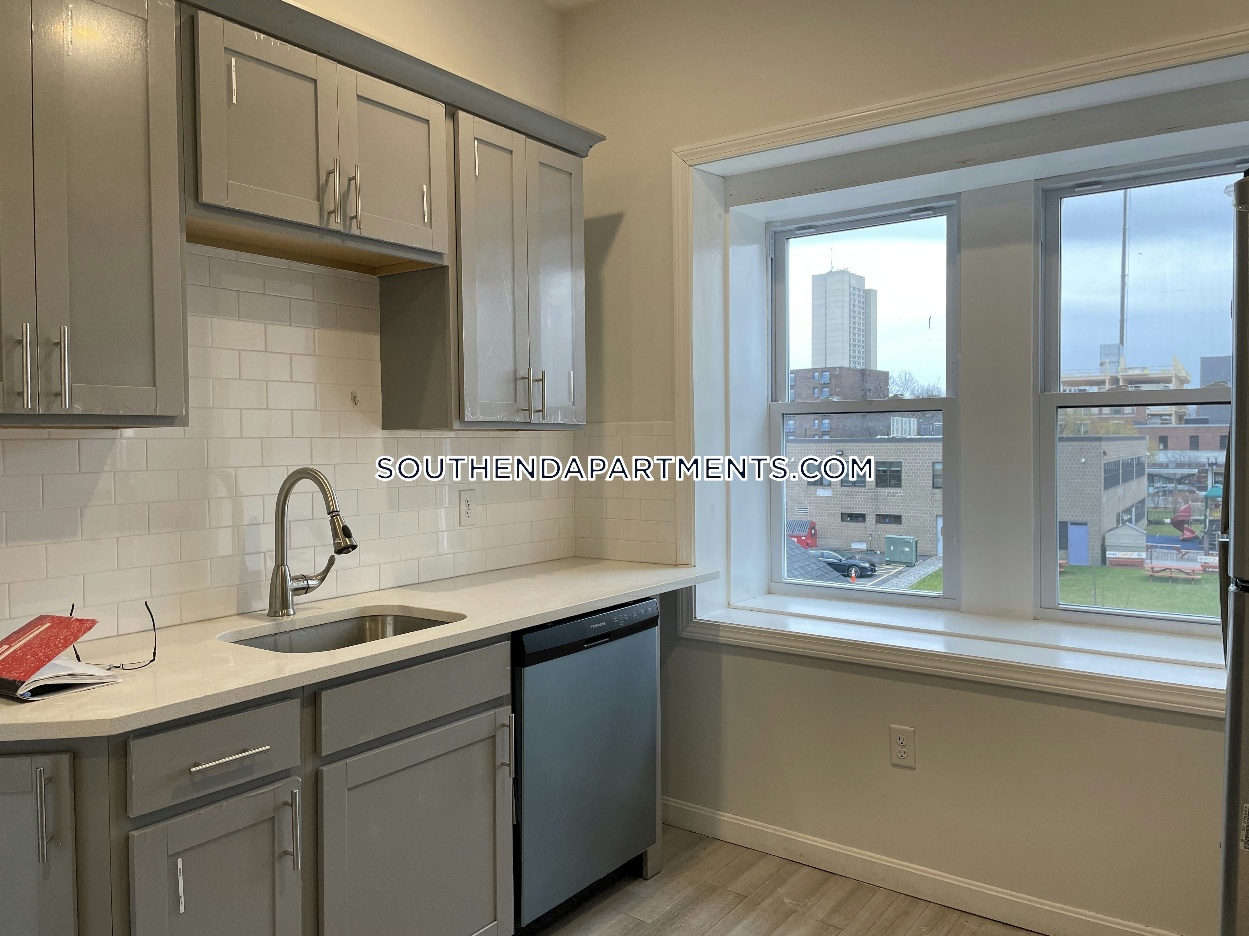 608 Shawmut Ave, Roxbury