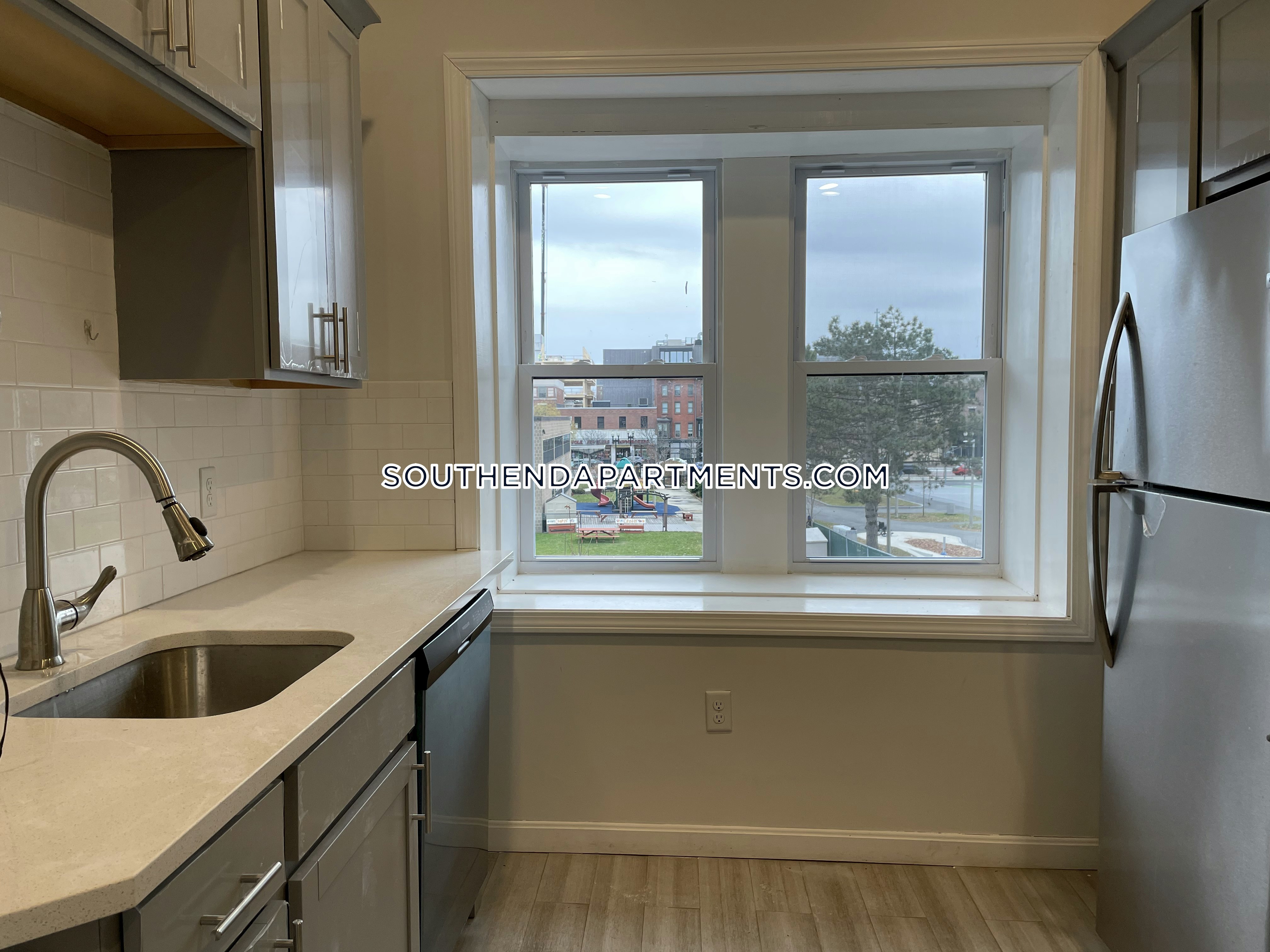 608 Shawmut Ave, Roxbury