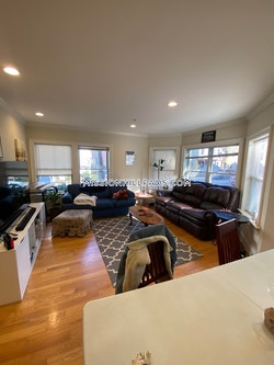 1 Oswald St, Mission Hill