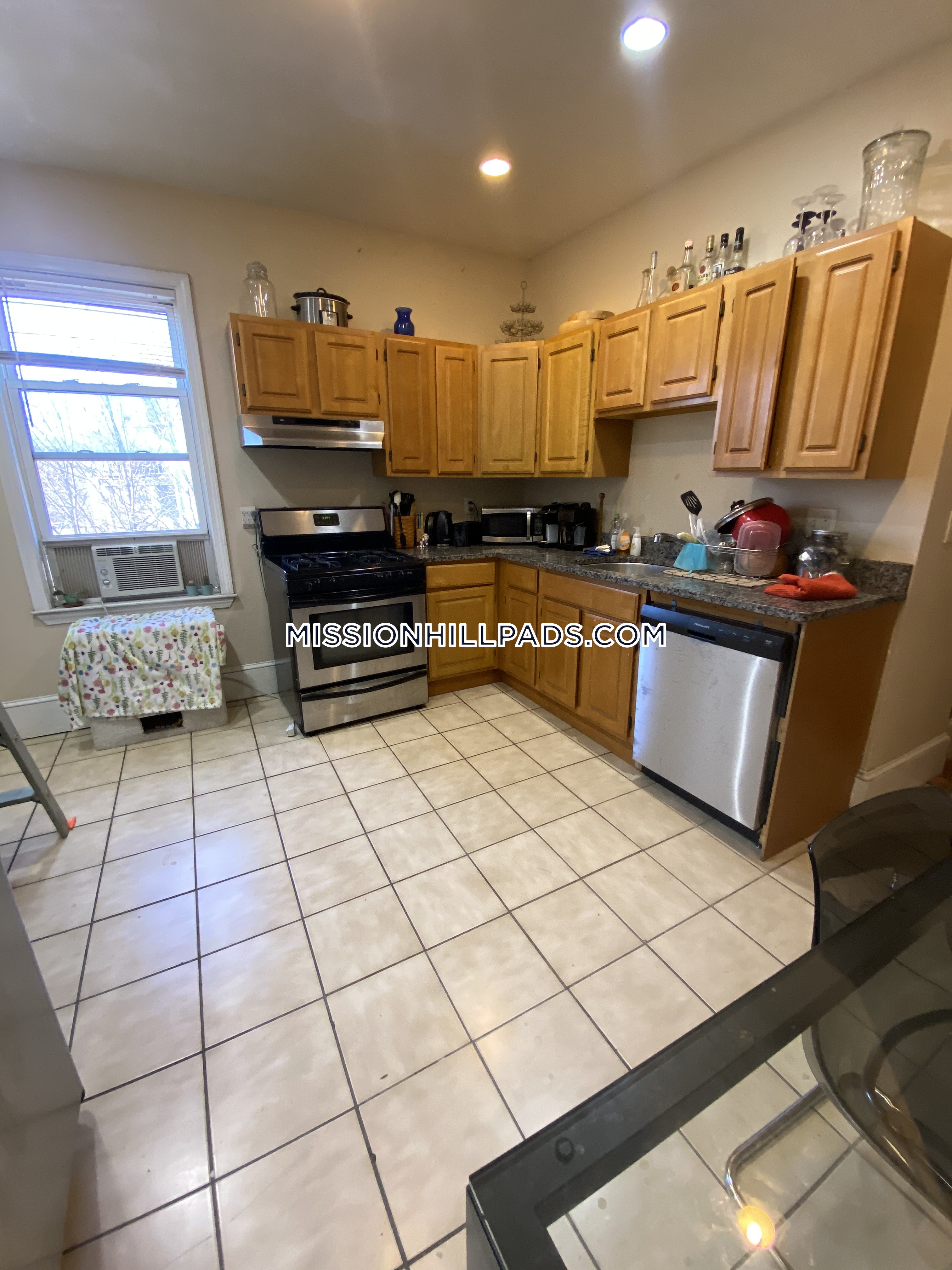 22 Fisher Ave, Mission Hill