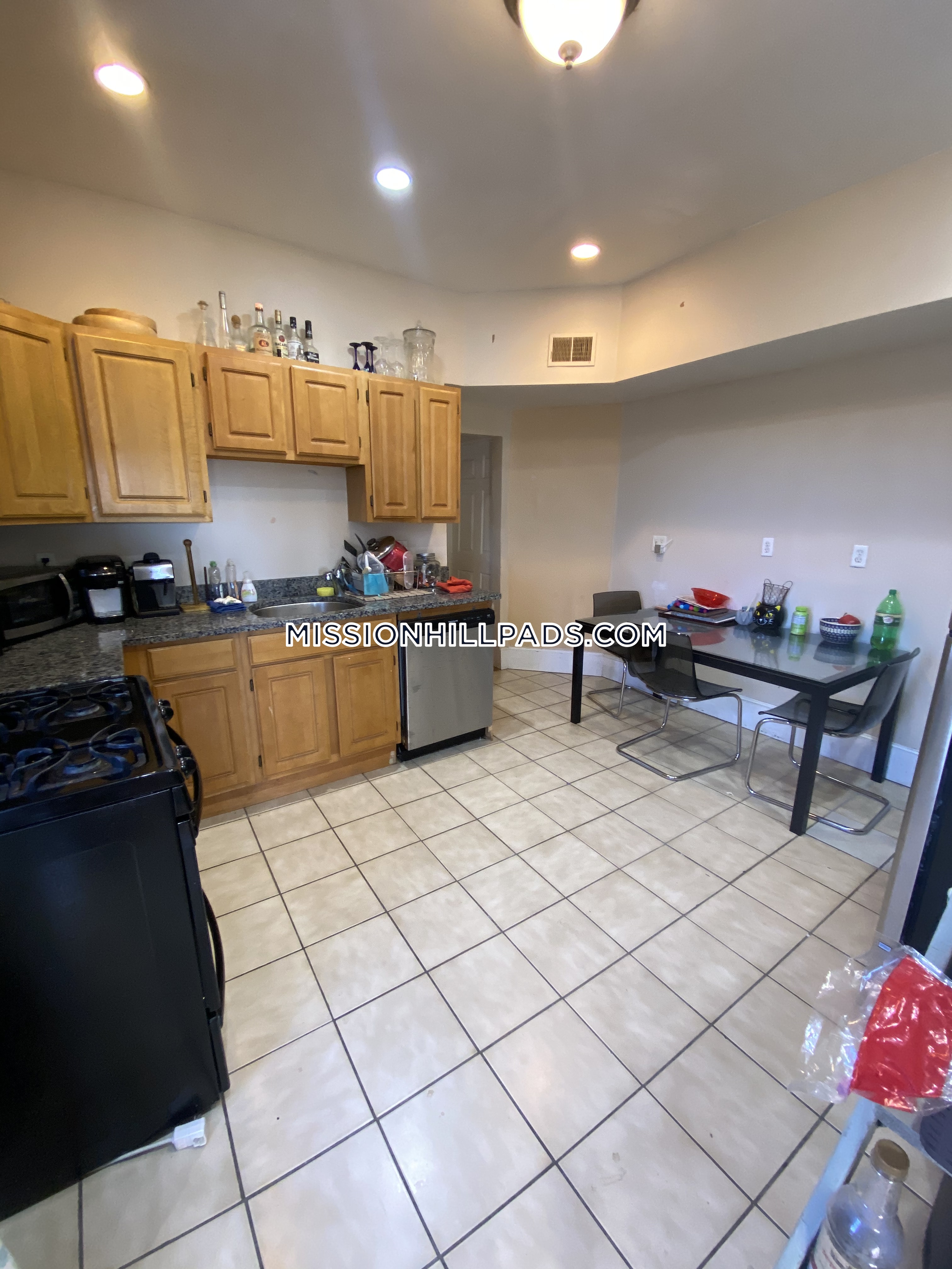 22 Fisher Ave, Mission Hill