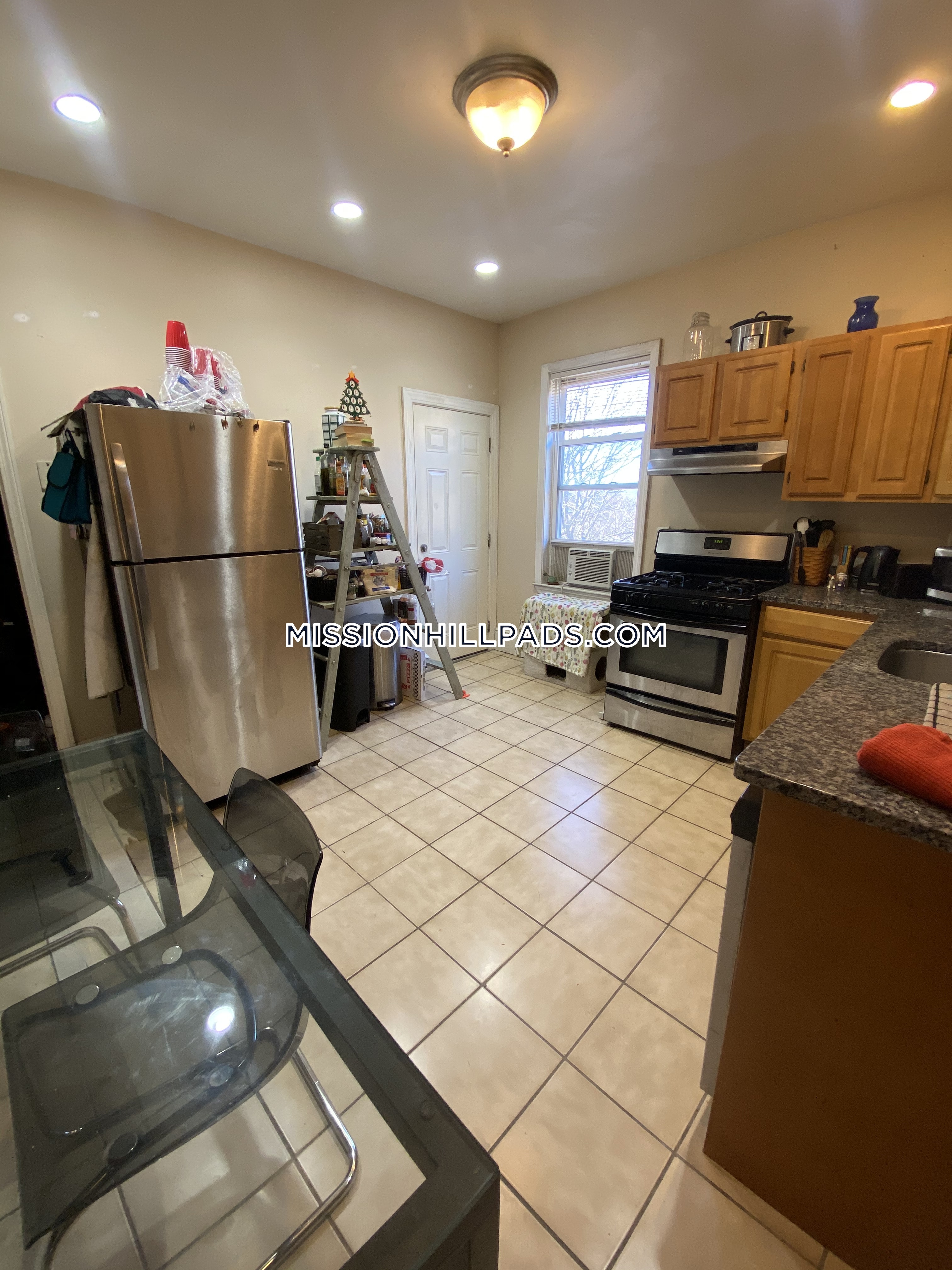 22 Fisher Ave, Mission Hill