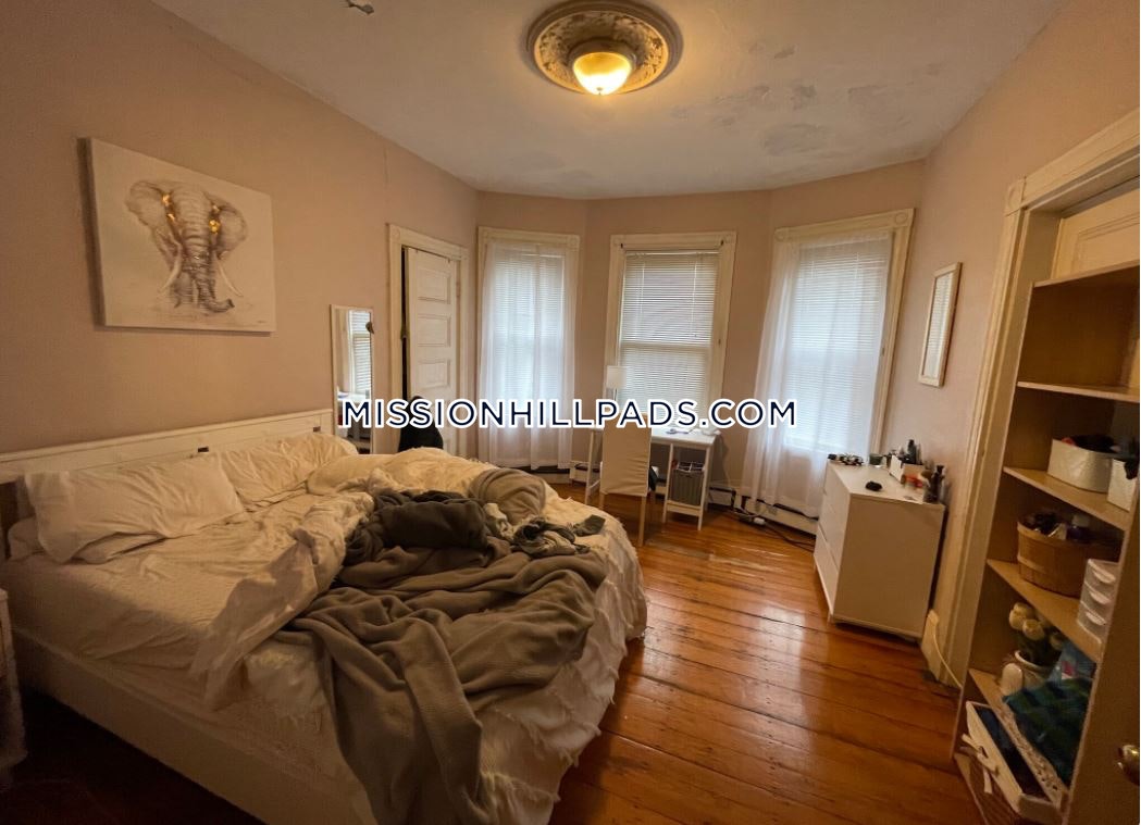 803 Parker St, Mission Hill