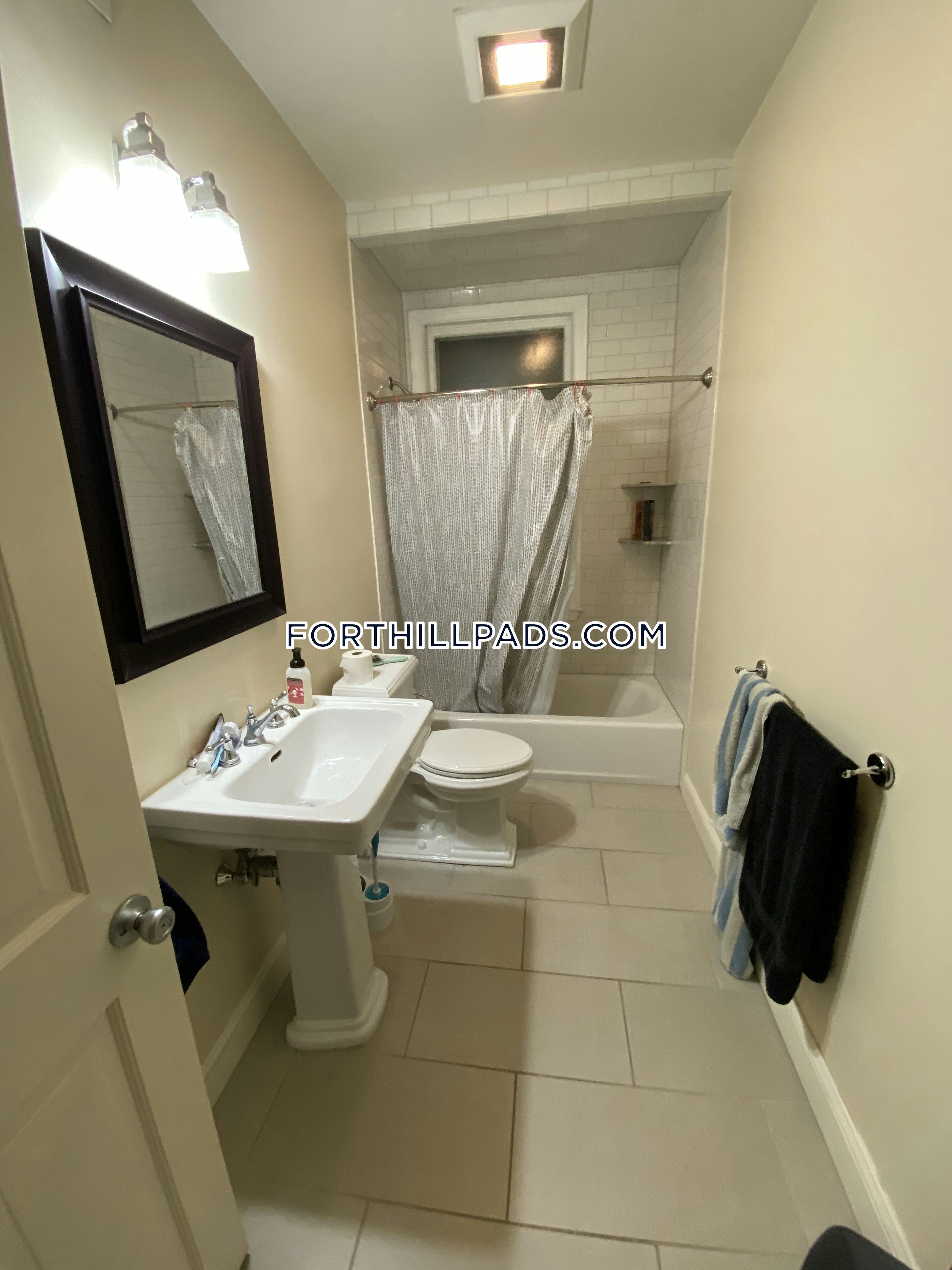 34 Juniper St, Roxbury