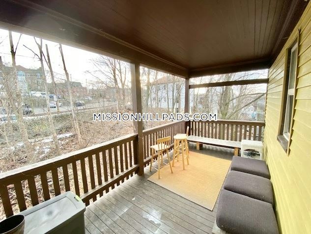 8 Eldora St, Mission Hill