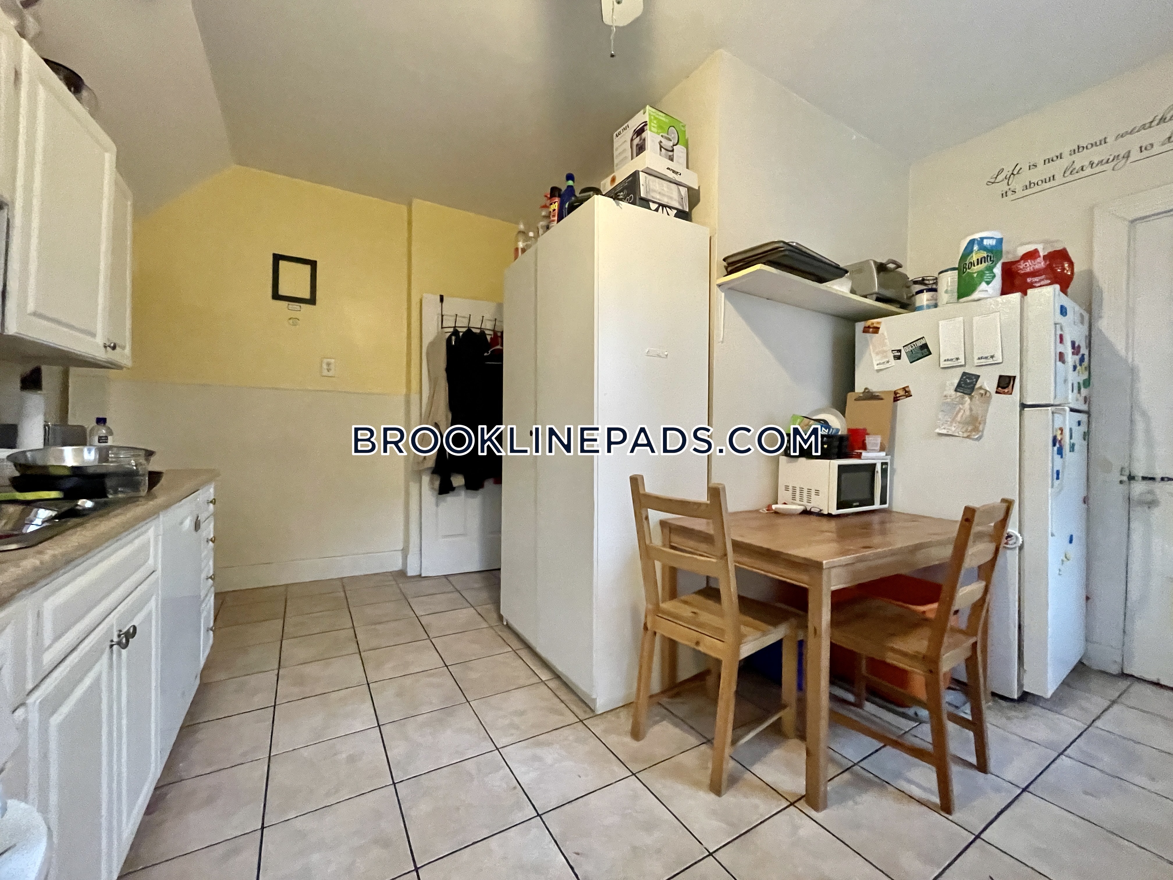 186 Naples Rd, Coolidge Corner