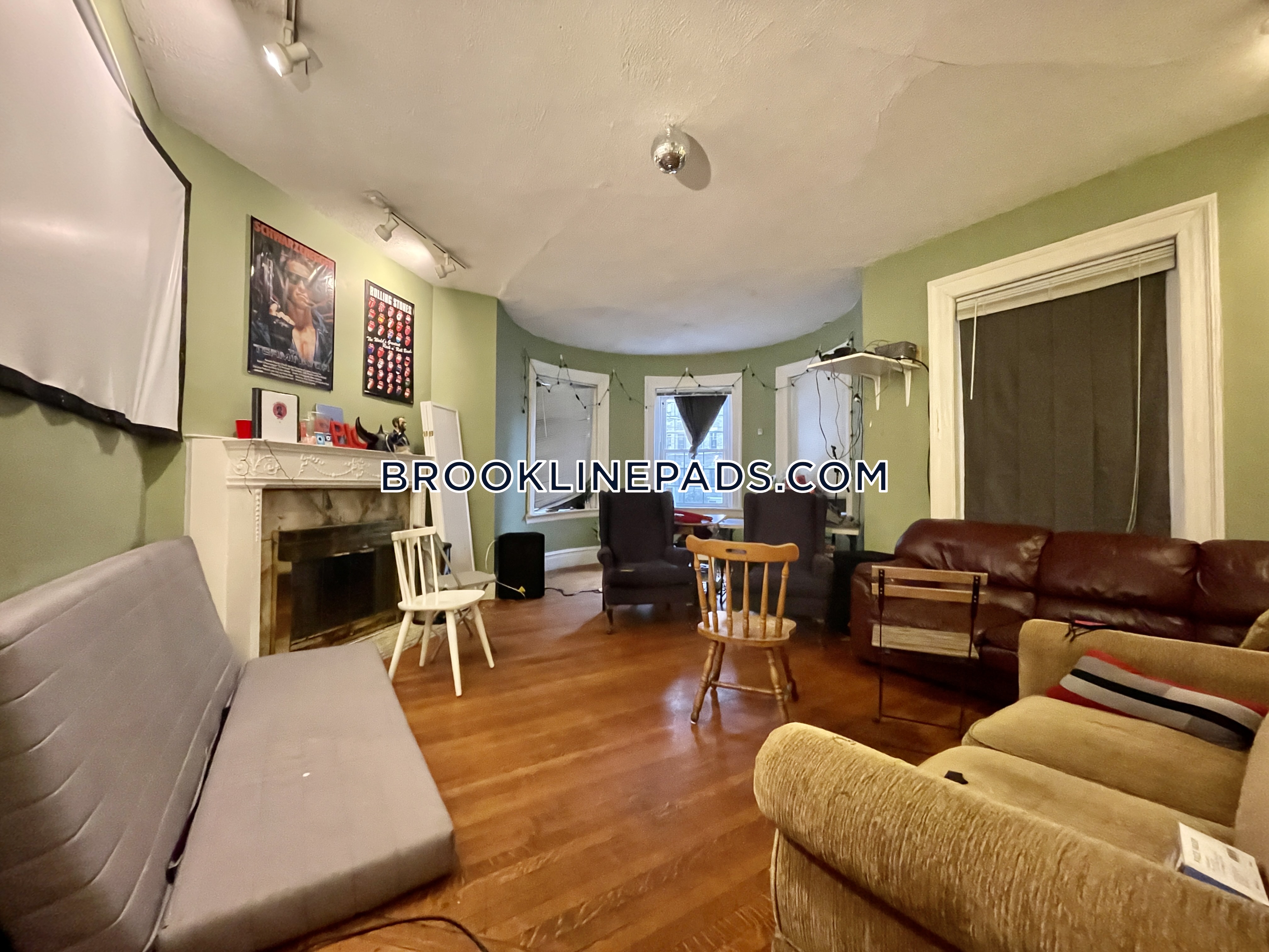 186 Naples Rd, Brookline
