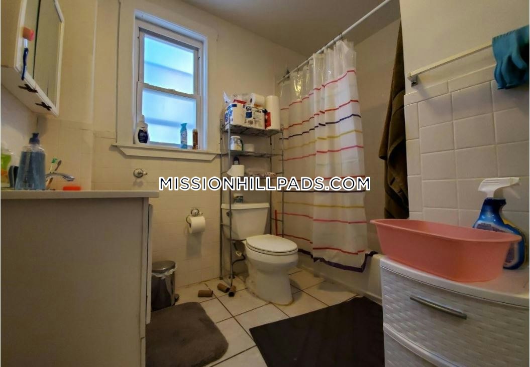 83 Wensley St, Mission Hill