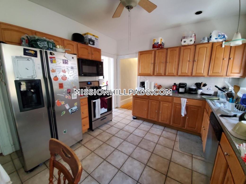 83 Wensley St, Mission Hill