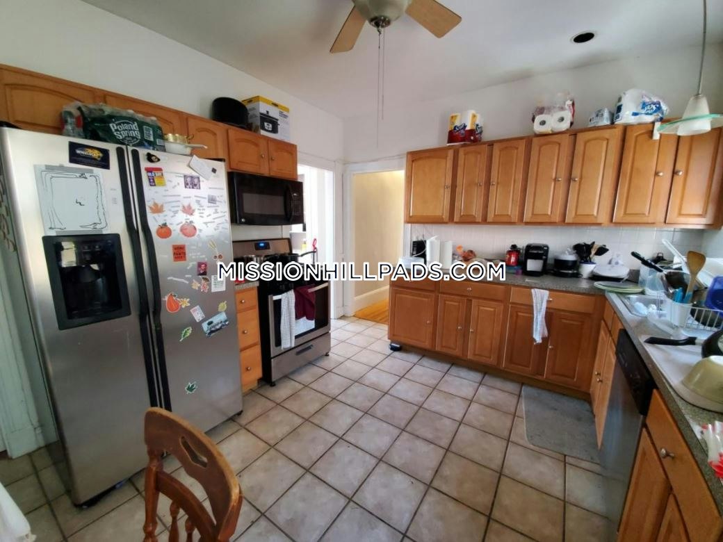 83 Wensley St, Mission Hill