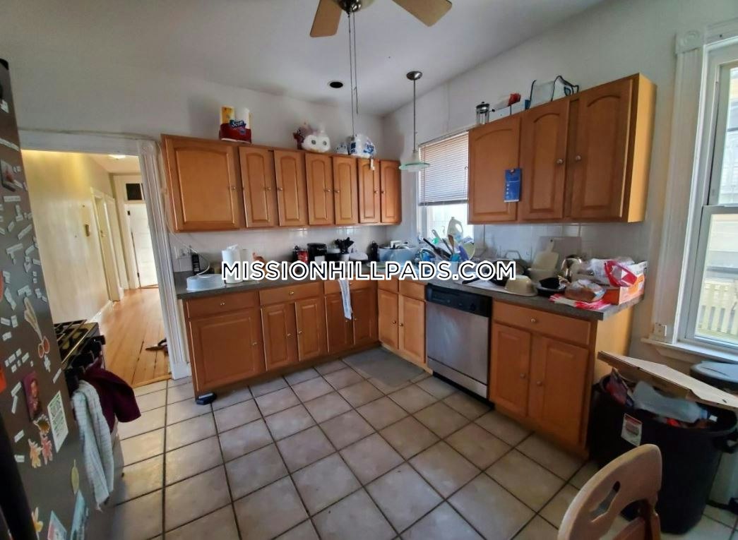 83 Wensley St, Mission Hill