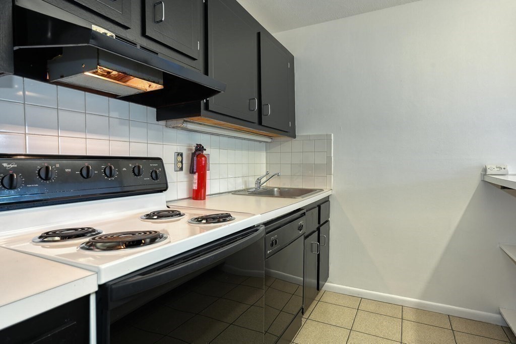 1643 Cambridge St, Mid-Cambridge