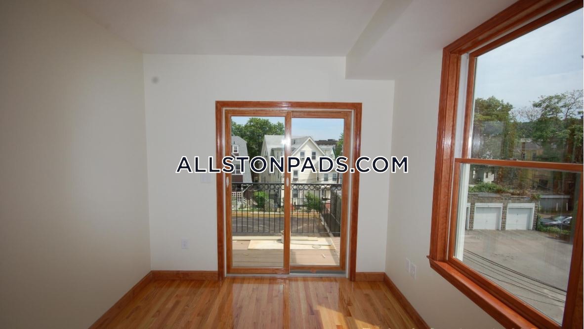 102 Allston St, Allston