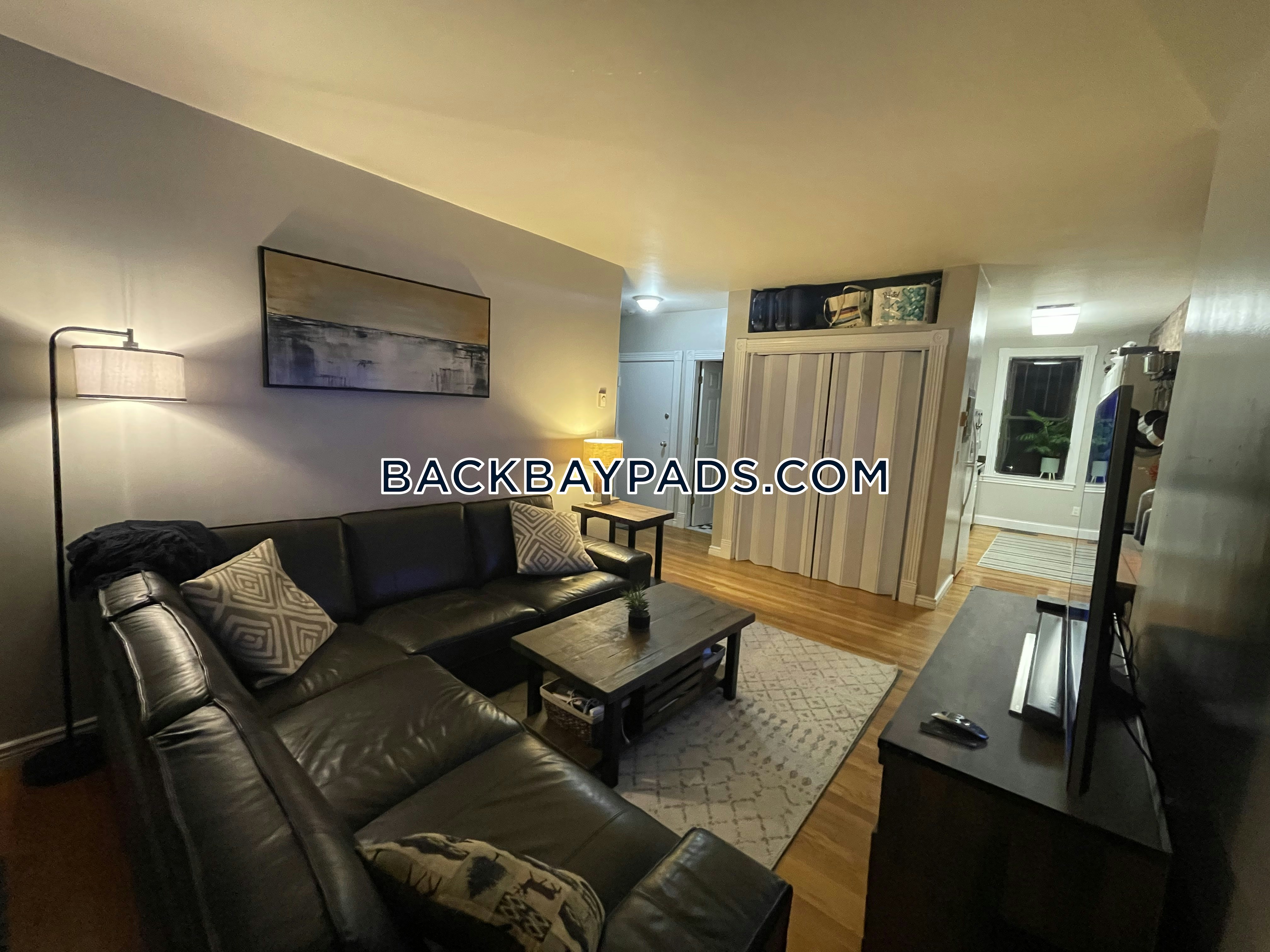 90 Saint Botolph St, Back Bay