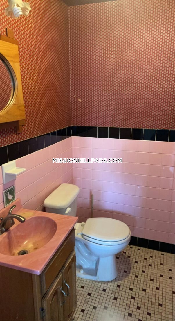 8 Sewall St, Mission Hill