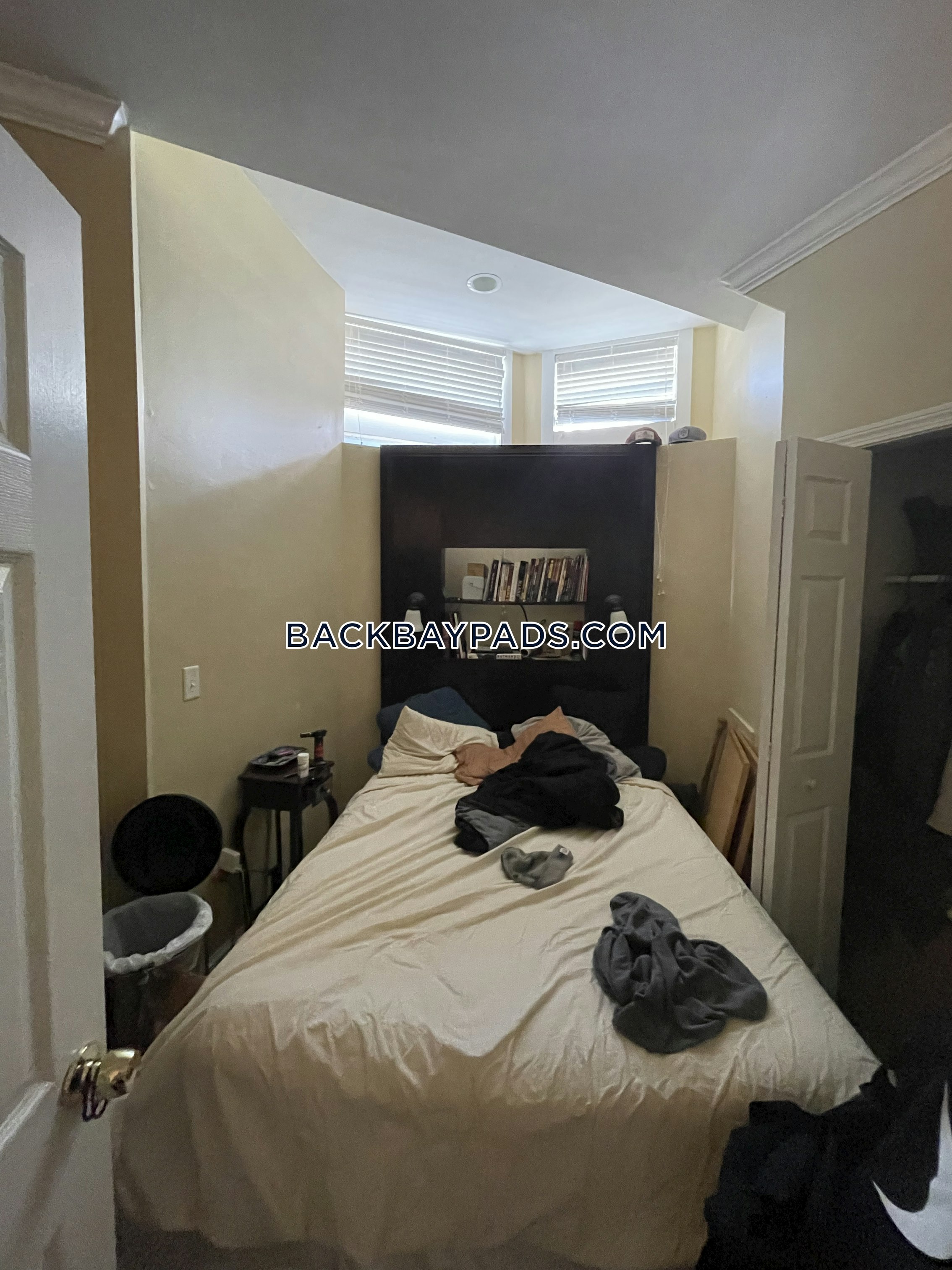 48 Hereford St, Back Bay