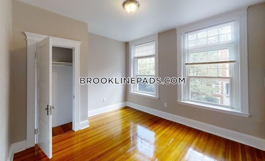 7 Strathmore Rd, Coolidge Corner