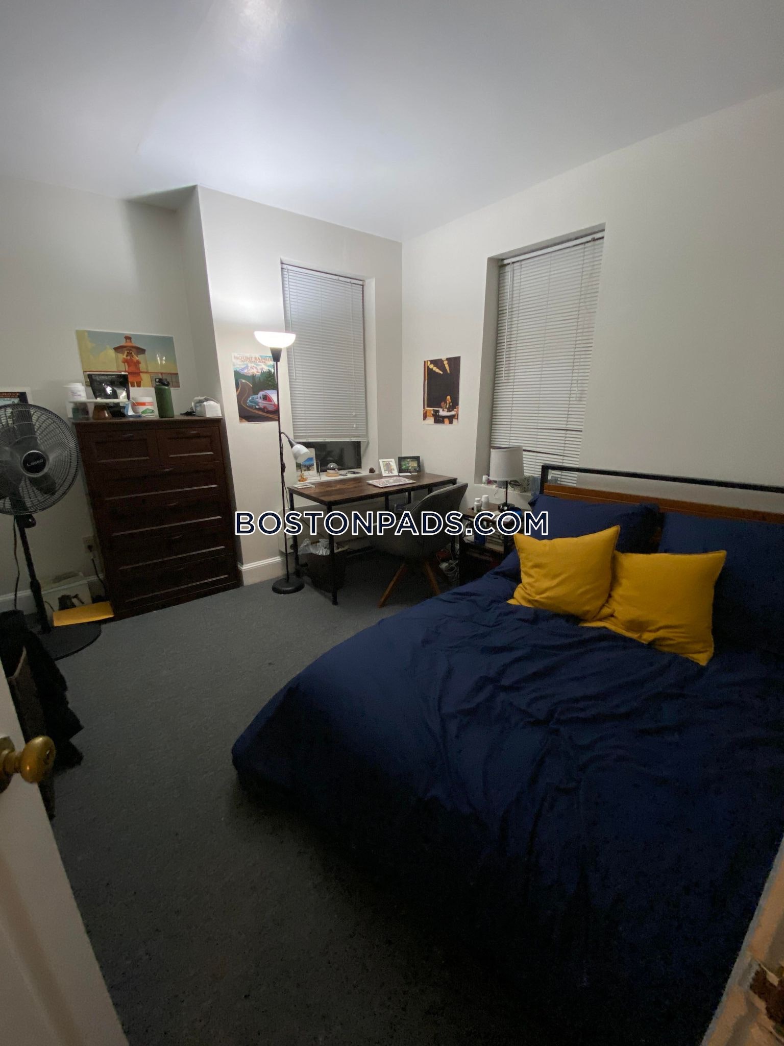 833 Beacon St, Fenway