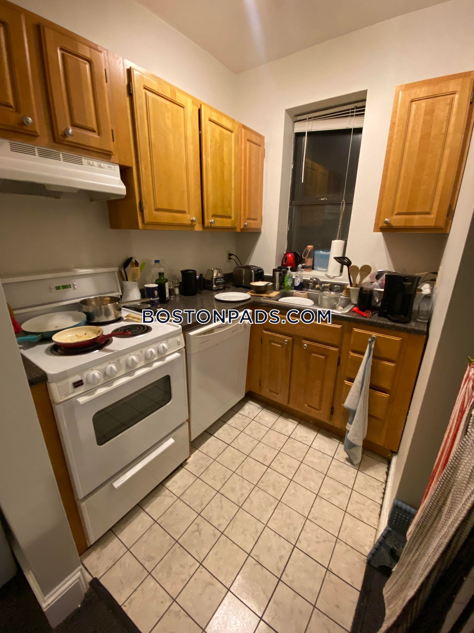 833 Beacon St, Fenway