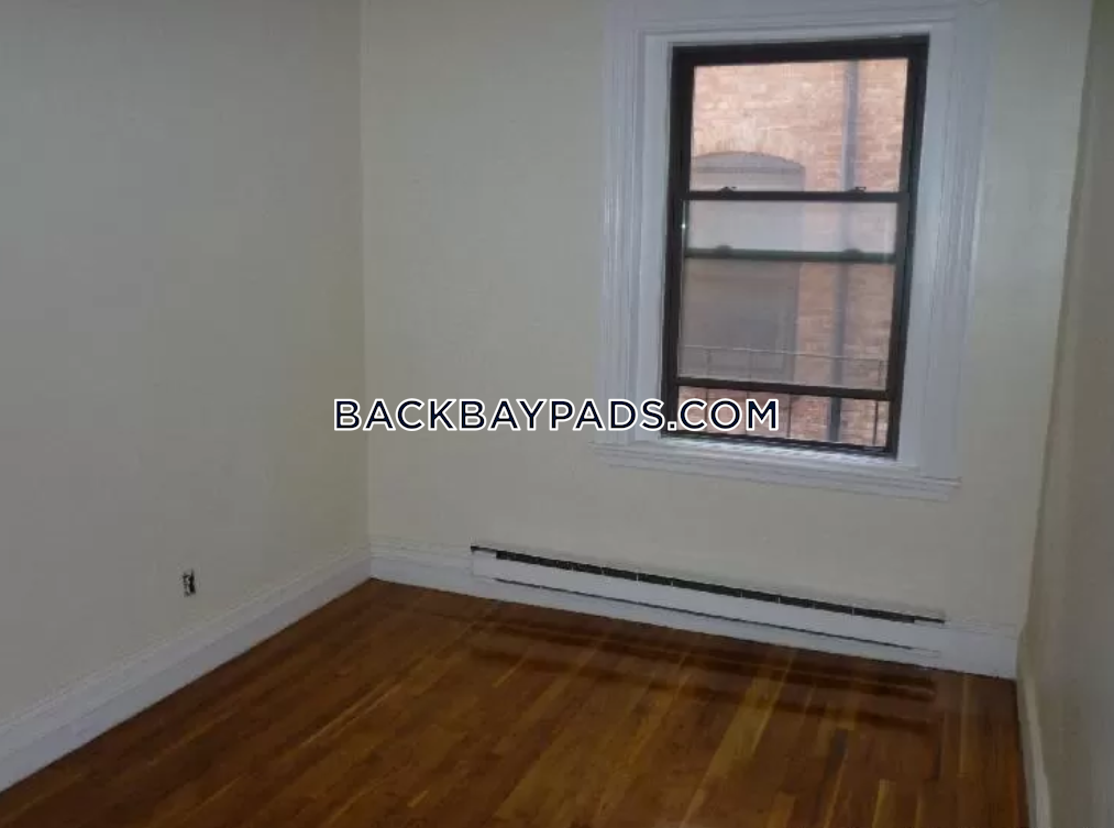 913 Boylston St, Back Bay