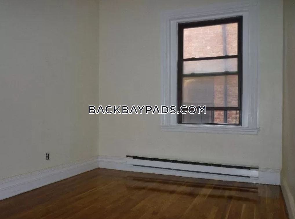 913 Boylston St, Back Bay