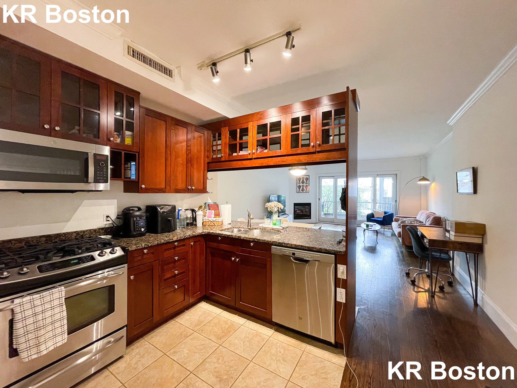 165 Beacon St, Prospect Hill