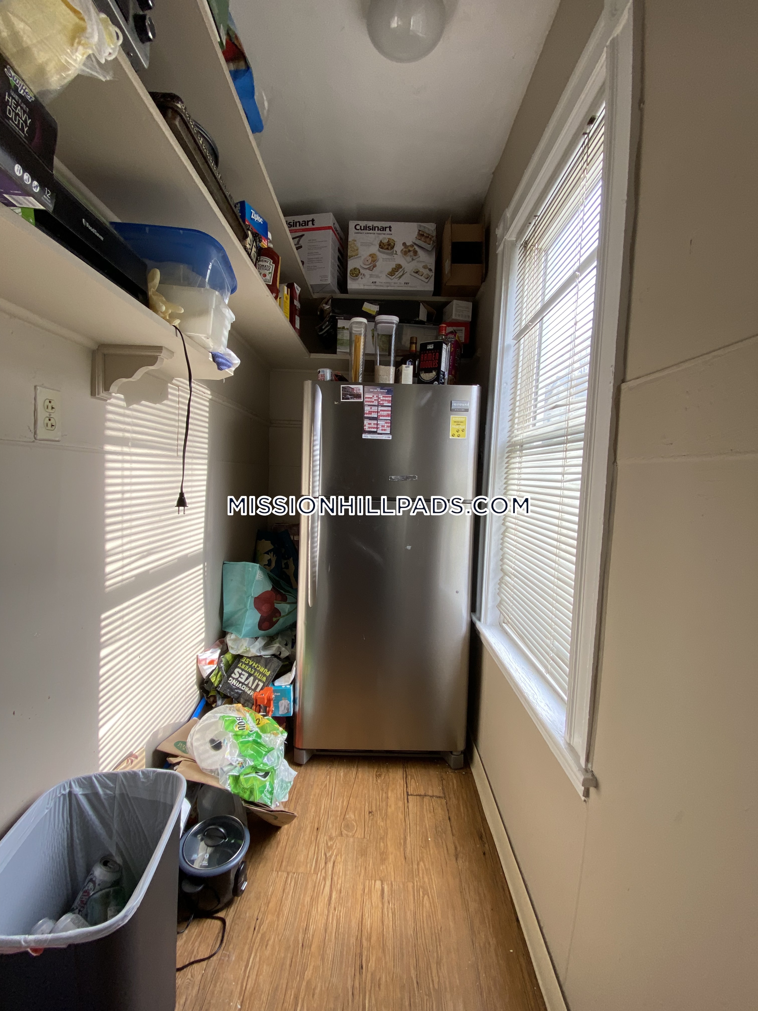 6 Sunset St, Mission Hill