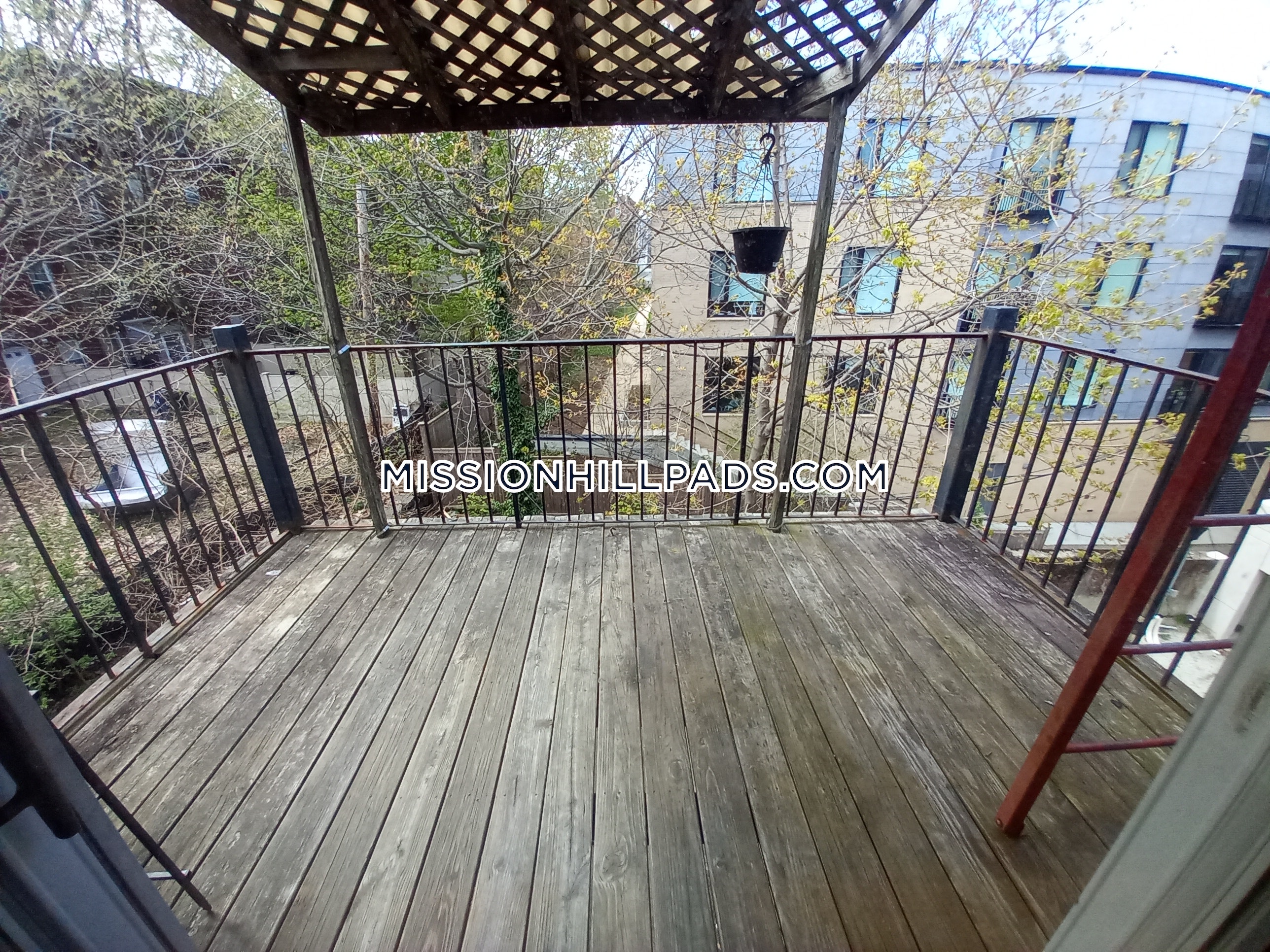 8 Sewall St, Mission Hill